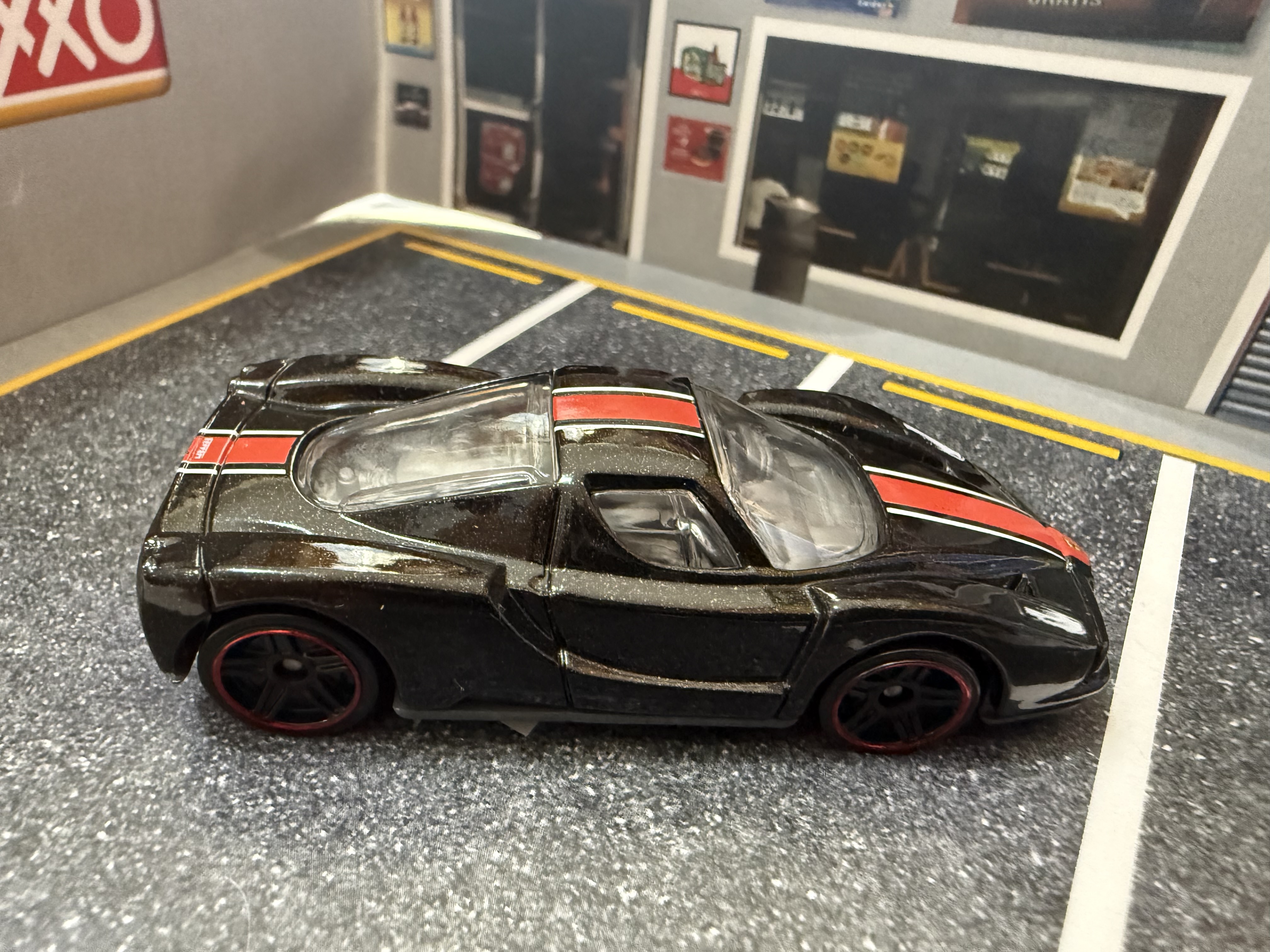 Auto deportivo de juguete negro