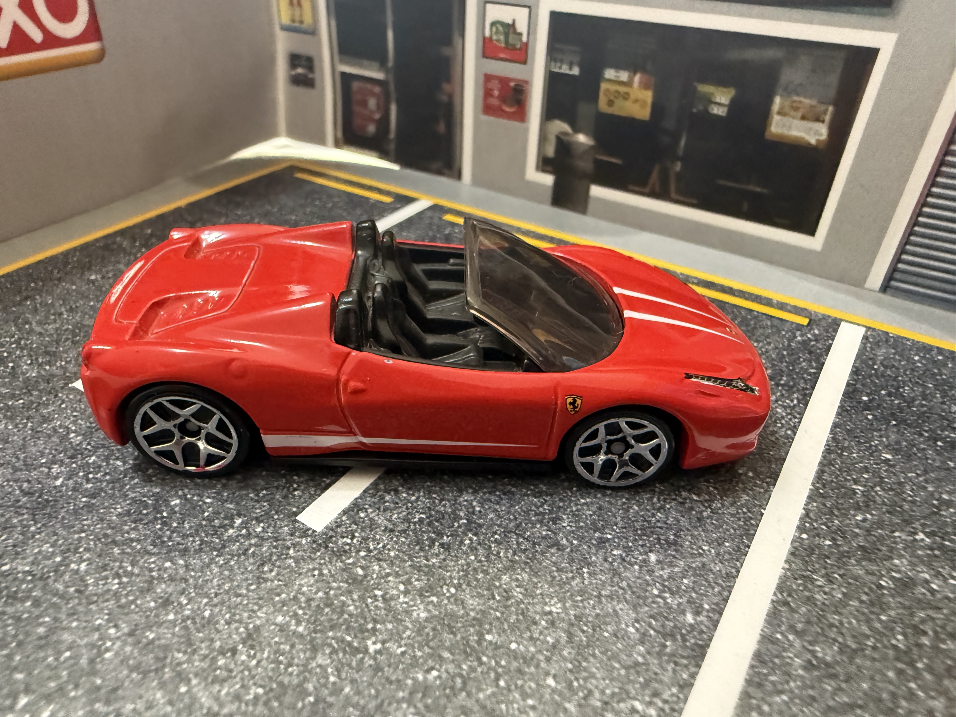 Coche deportivo de juguete