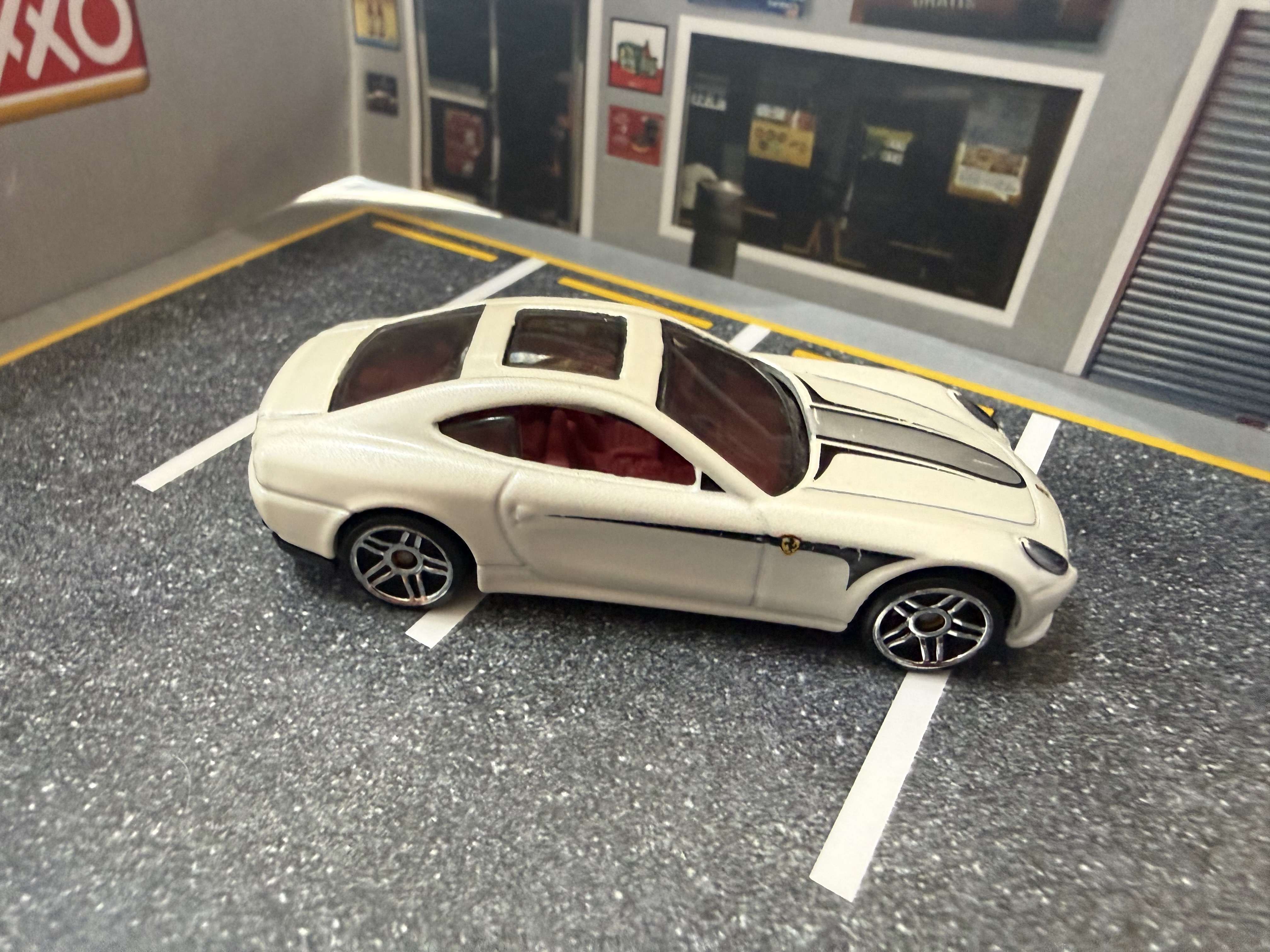 Coche deportivo en miniatura