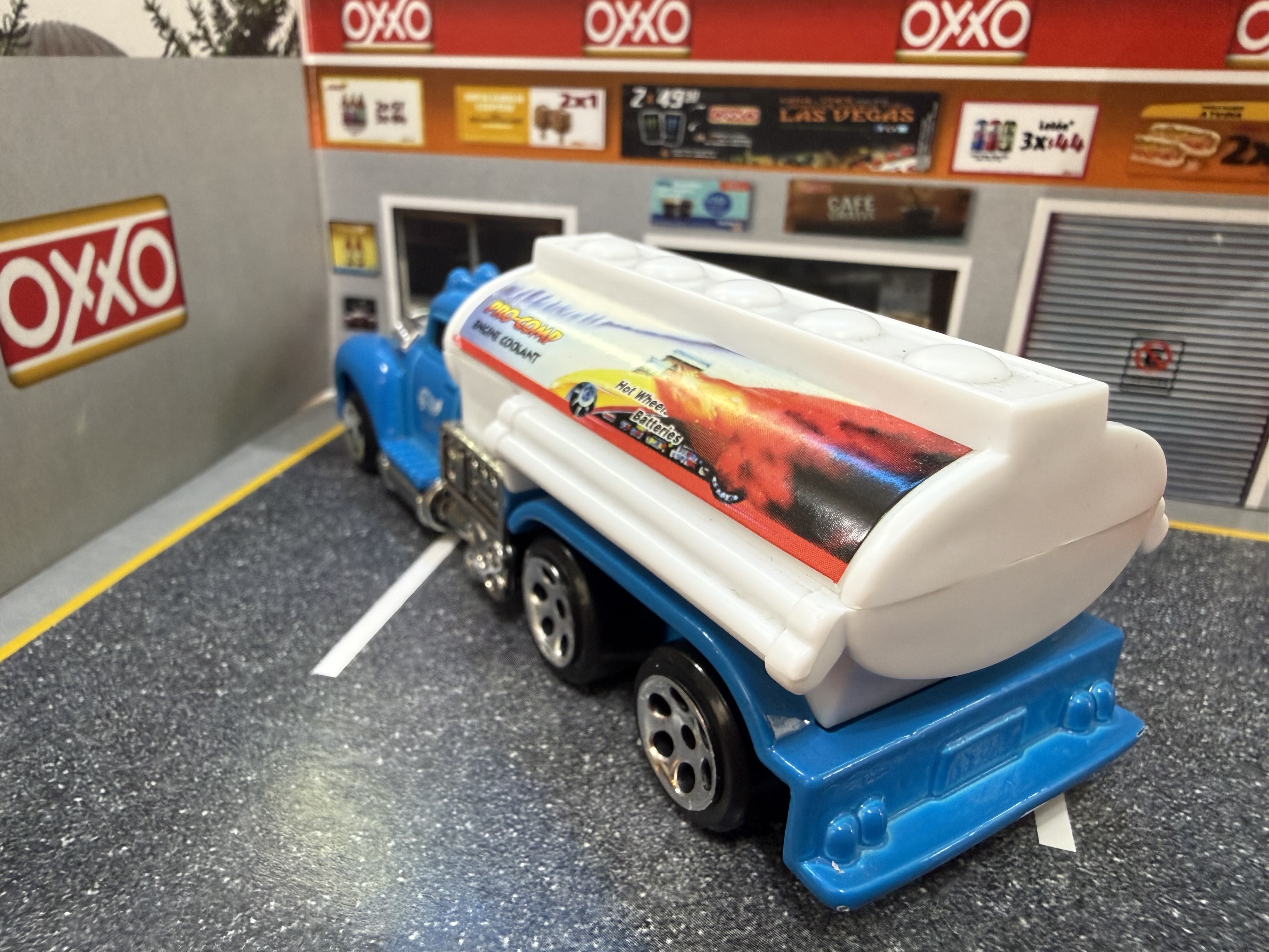 Camión cisterna Hot Wheels