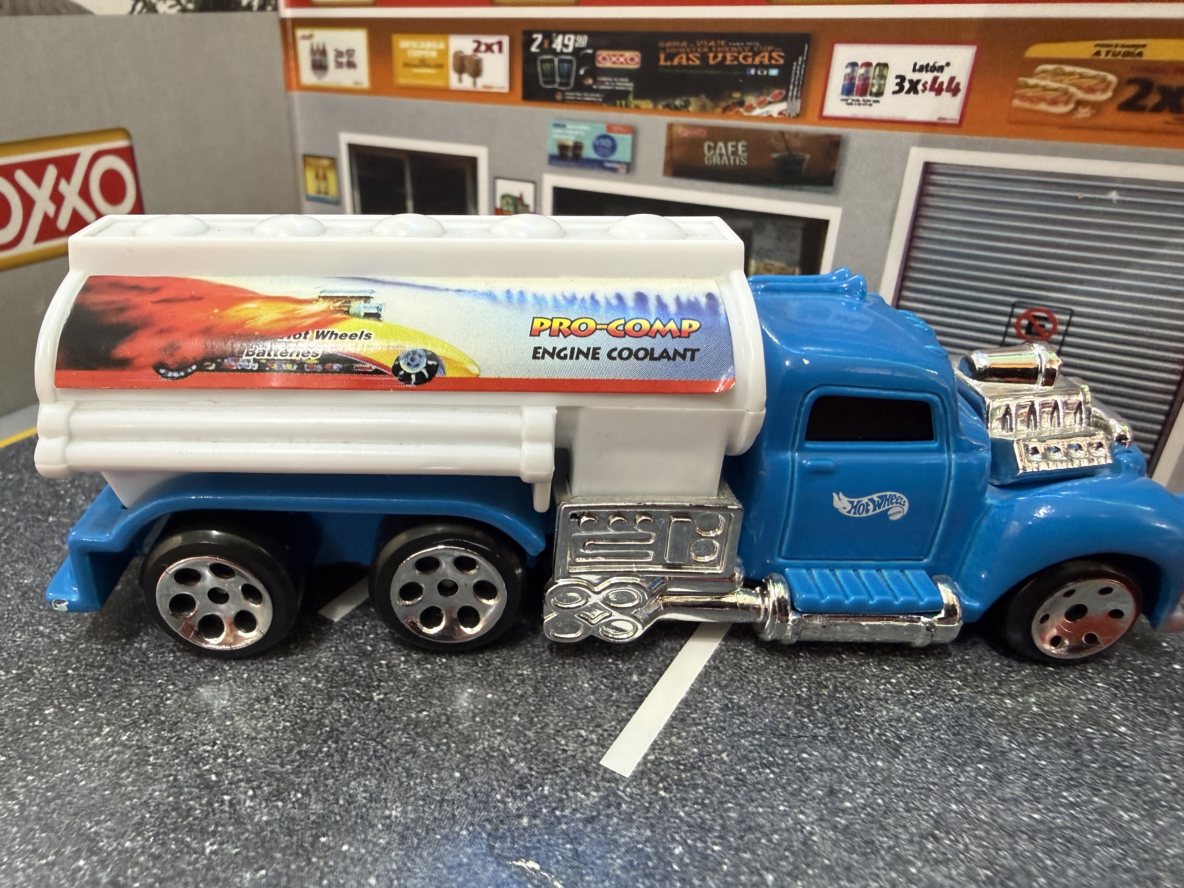Camión cisterna Hot Wheels