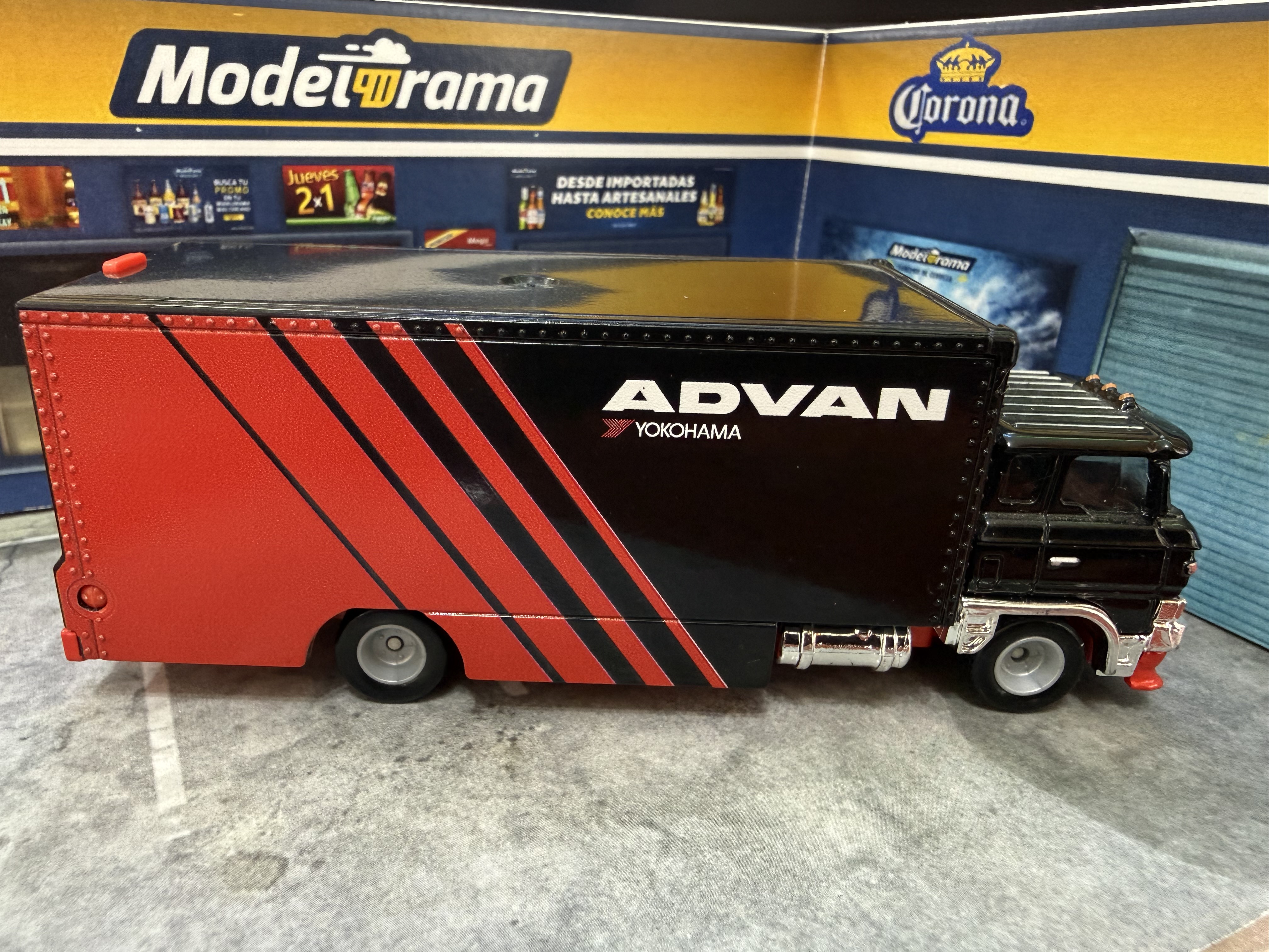 Camión modelo Advan Yokohama