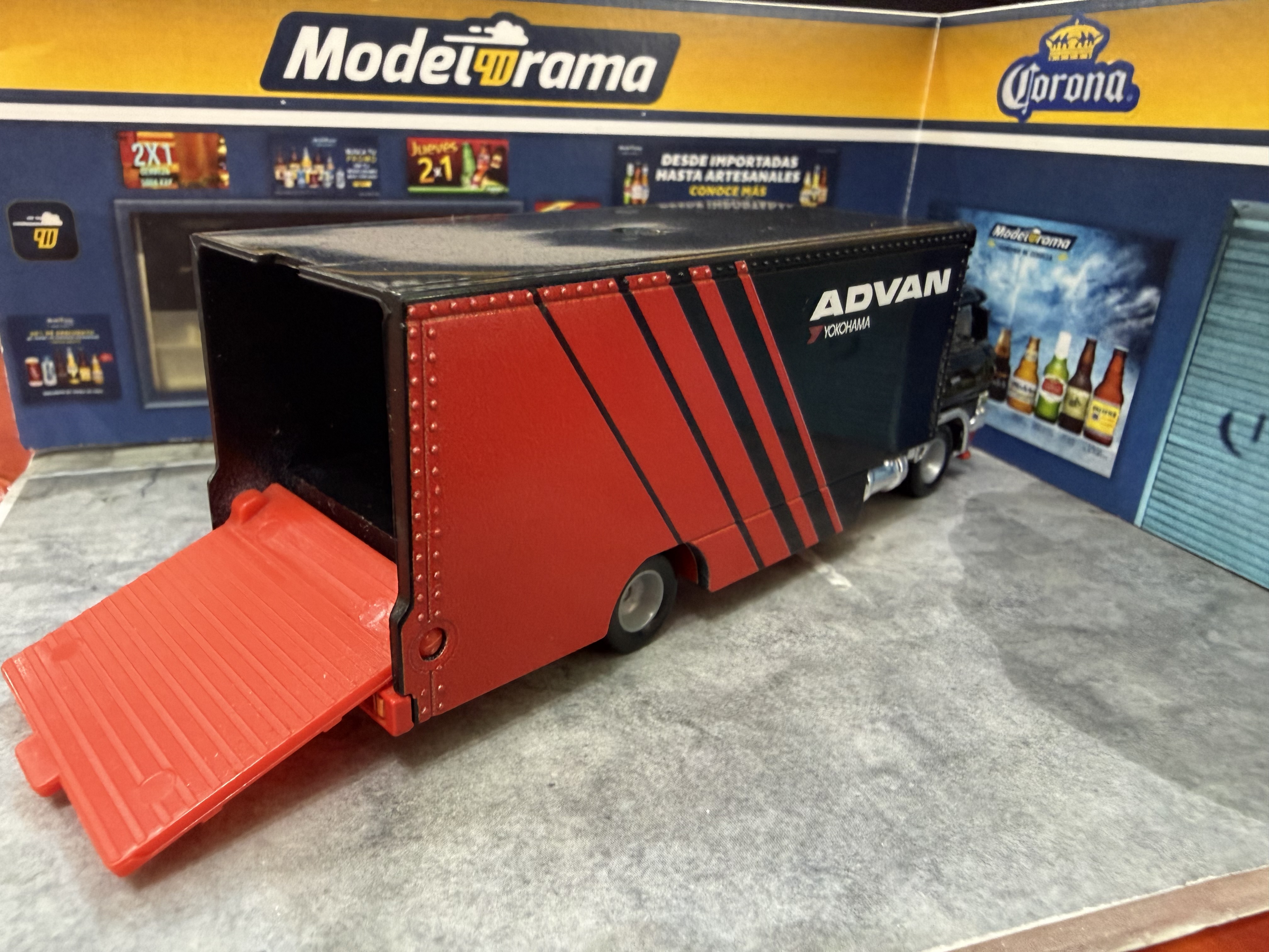 Camión modelo Advan Yokohama