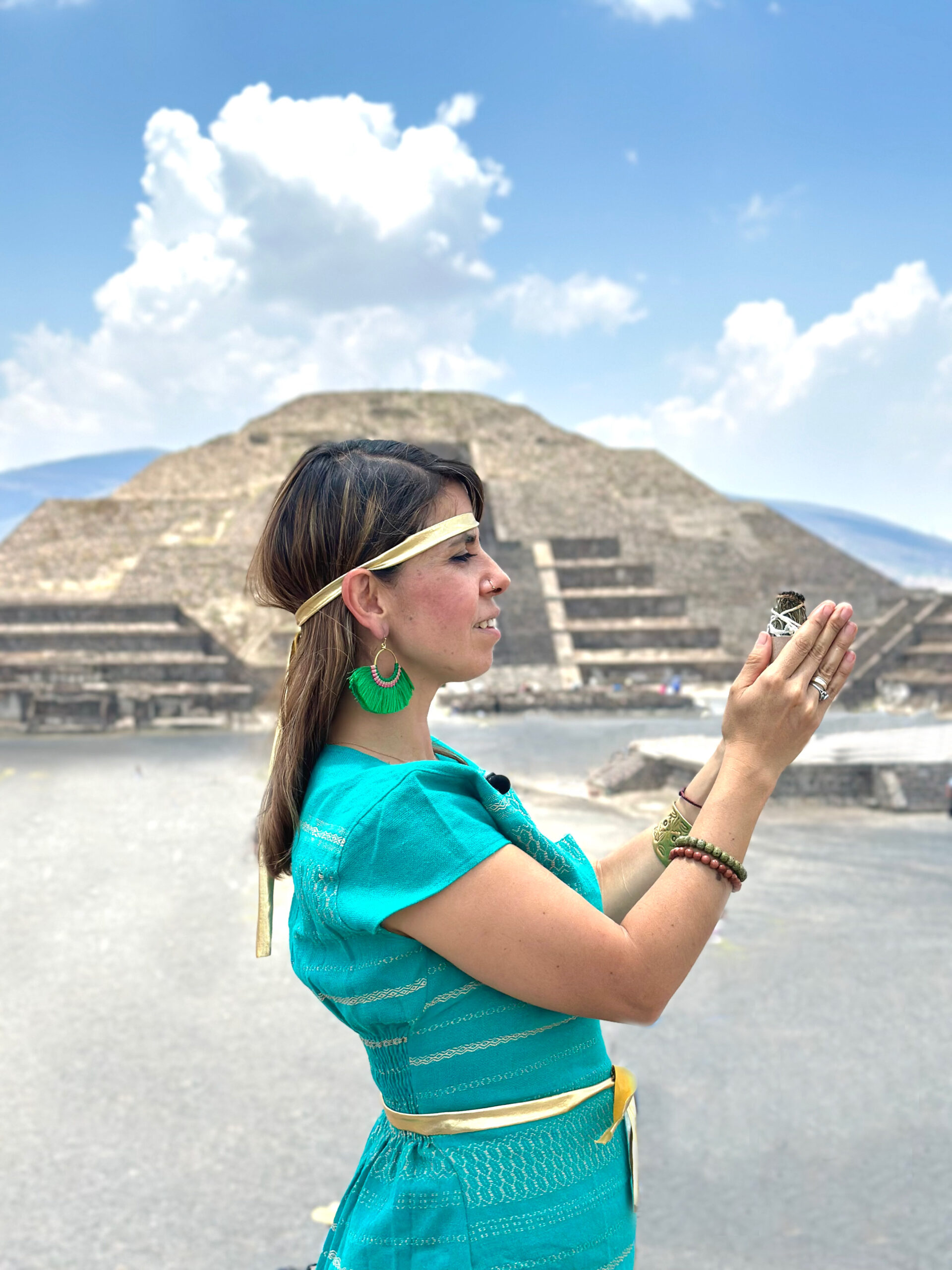 Teotihuacán Pyramids Spiritual Experience (One Guest)