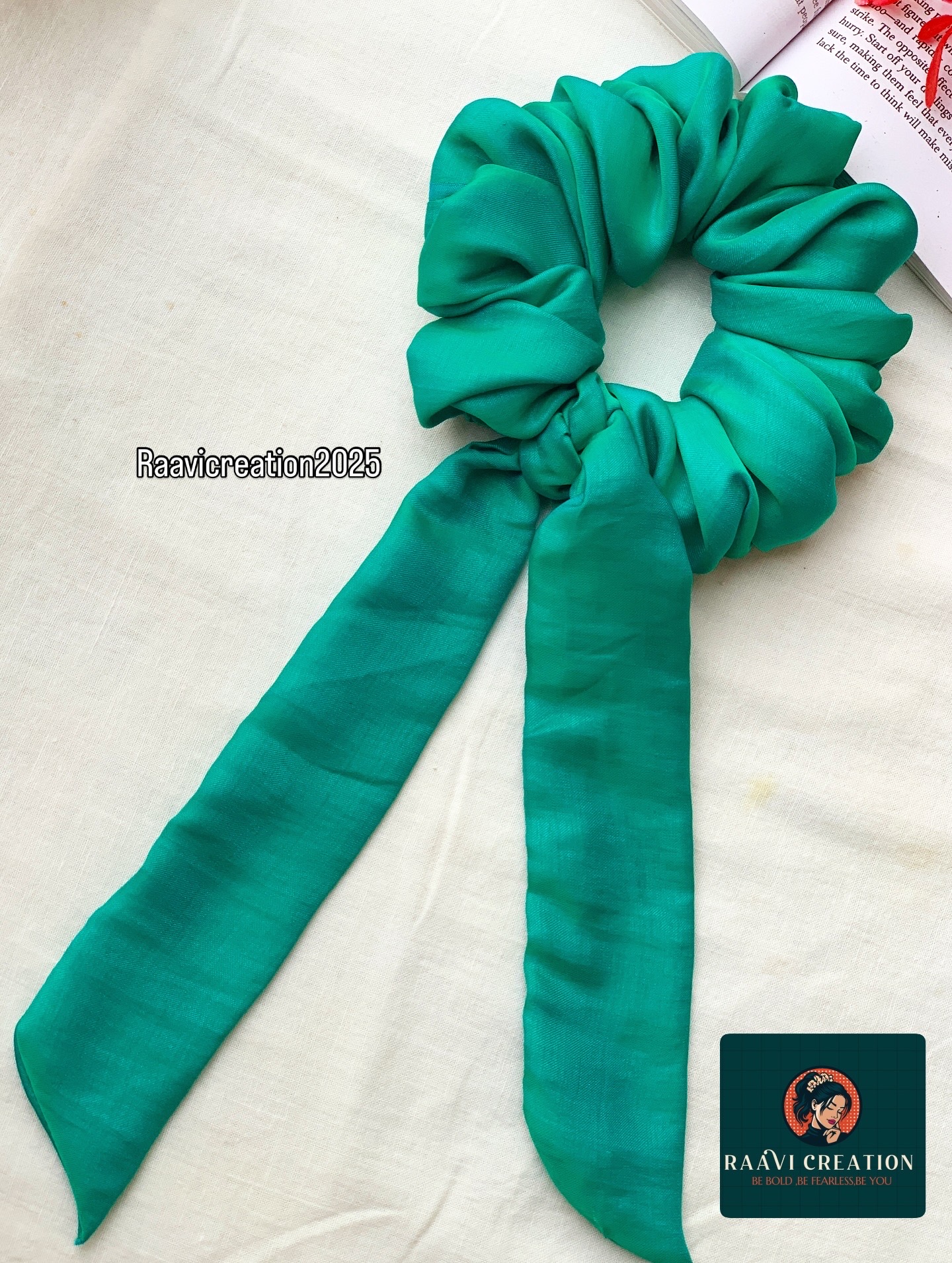 💫Green mulberry silk hair scrunchie💫