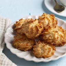 COCONUT MACARON (EGGLESS)