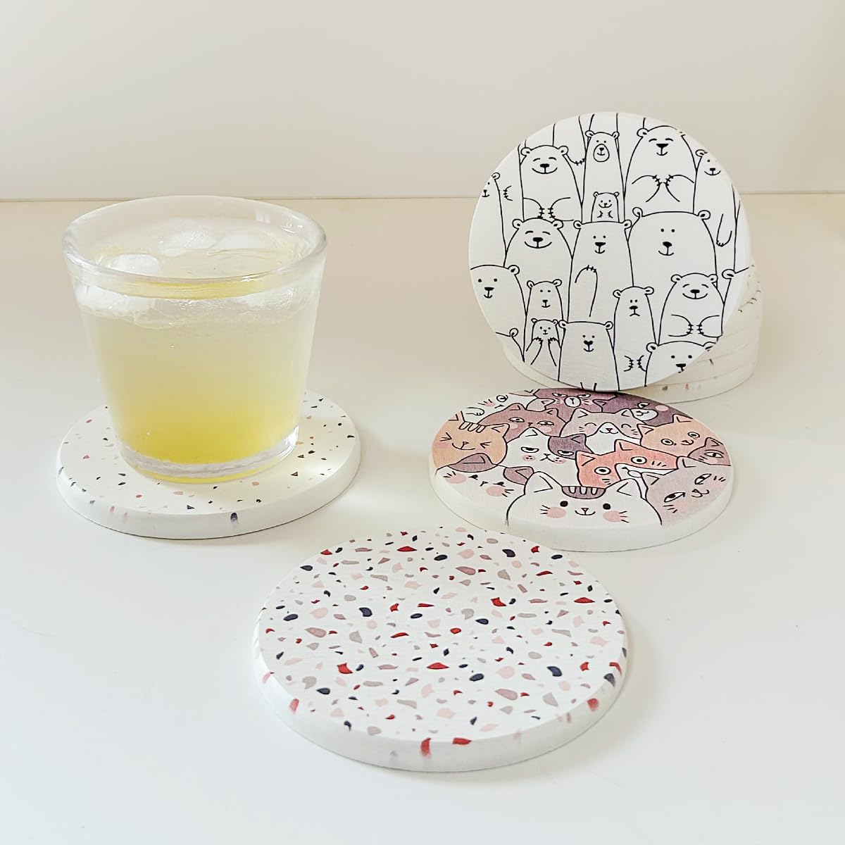 Hive Mind 珪藻土コースター 4枚入 直径10cm×厚さ1cm 吸水コースター アスベスト不使用 吸水 速乾 丸型 C
