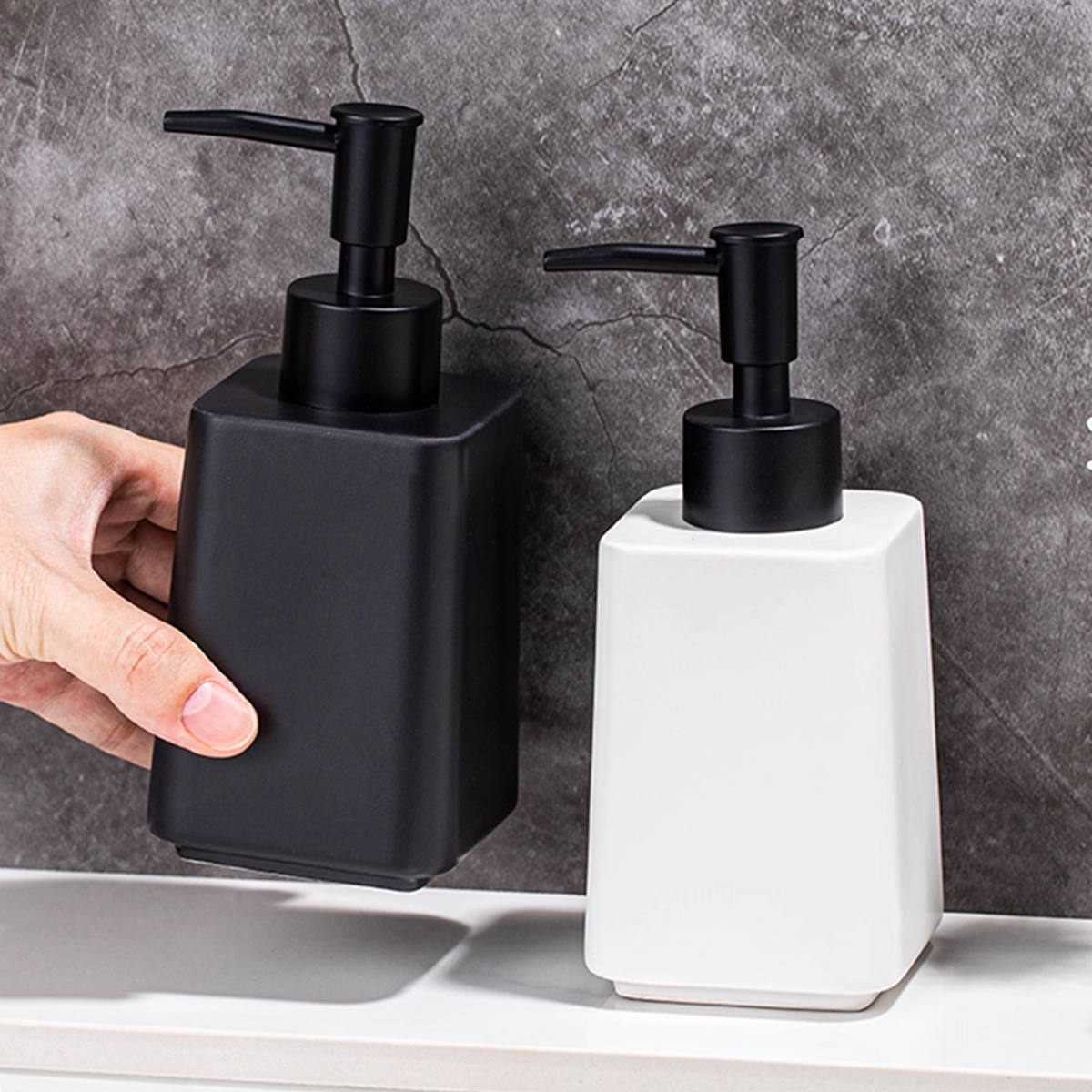 Hive mind ソープ・シャンプー用ディスペンサー 2点セット セラミック 陶磁器製 ハンドソープ用 食器用洗剤 詰め替え キッチン 洗面所 トイレ バスルーム お風呂場