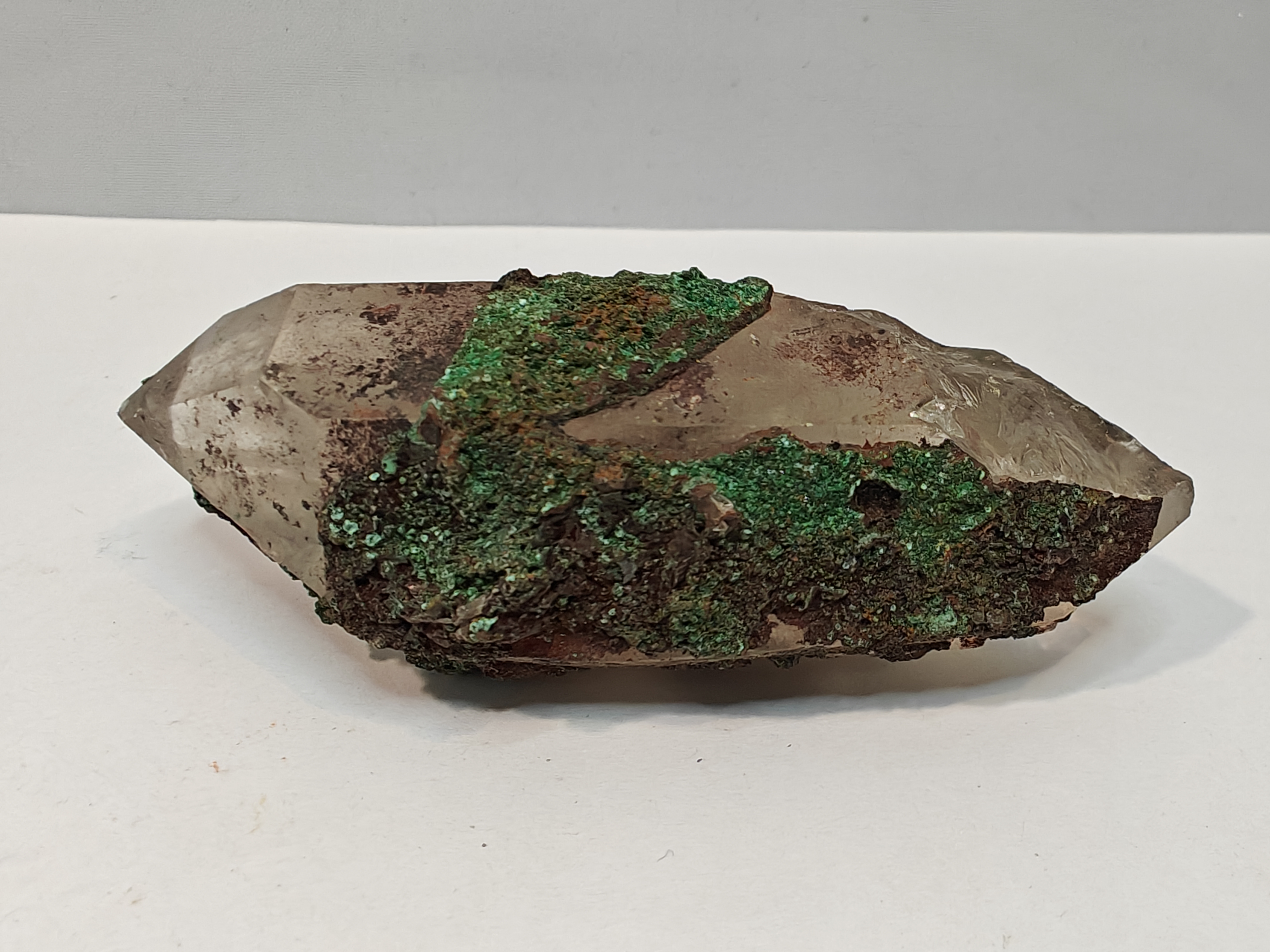 Lemurische kwarts met ijzer en Malachiet