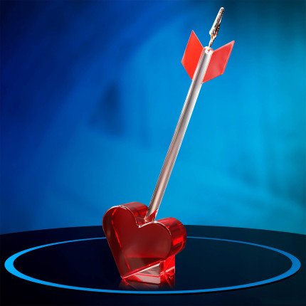 Heart-Shaped Photo Holder With Arrow