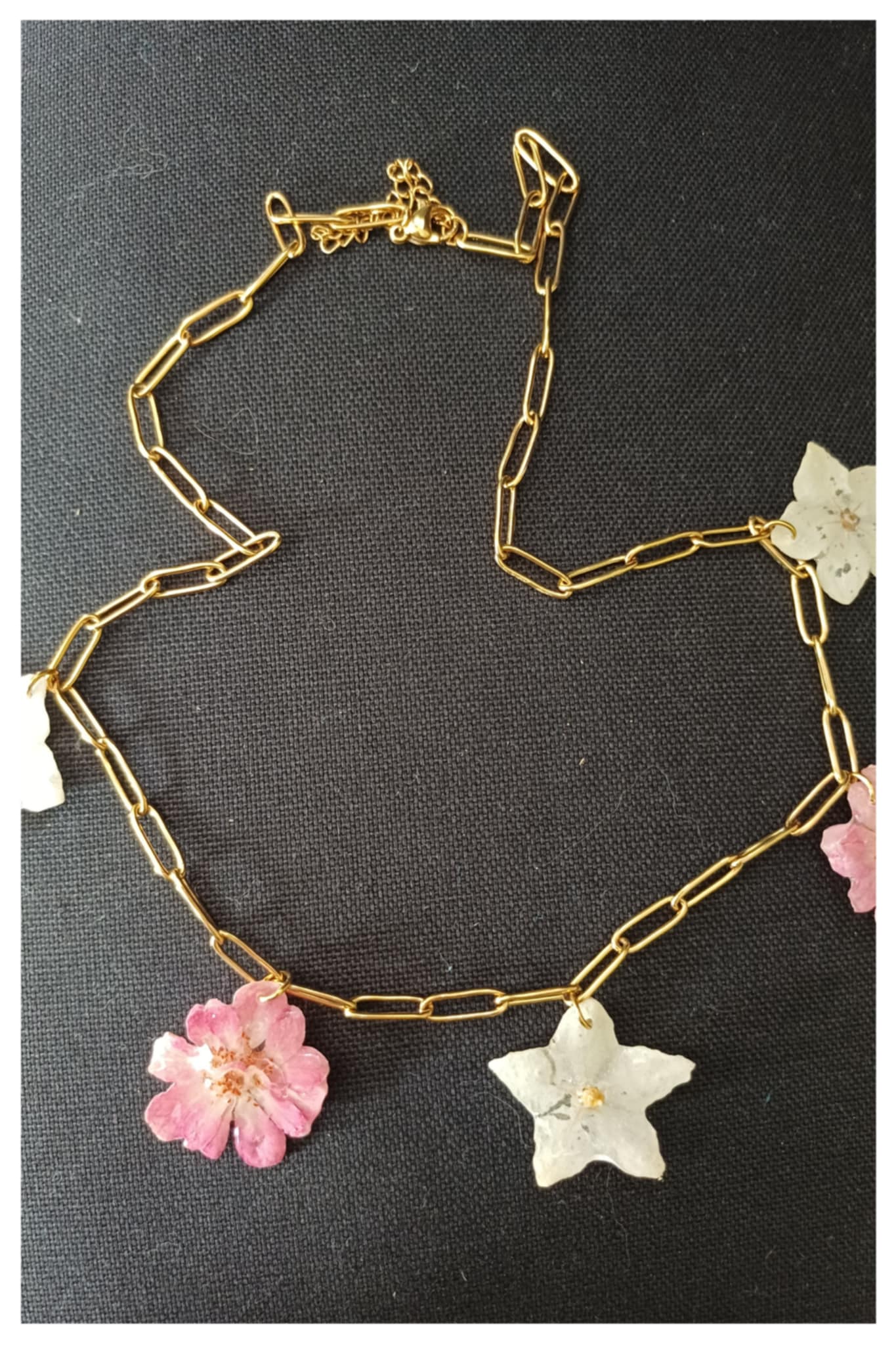 Collier multi fleurs