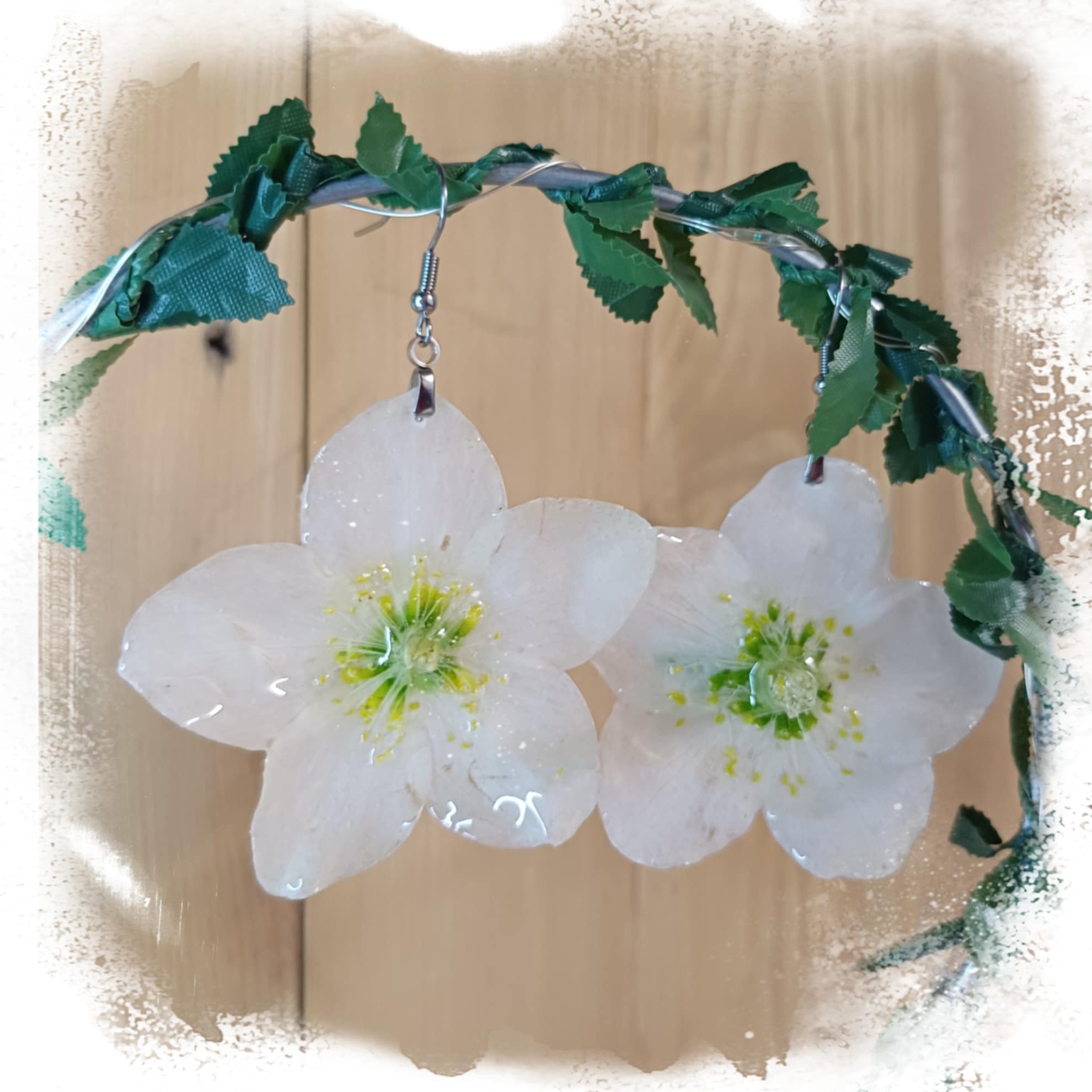 Boucles Hellébores blanches