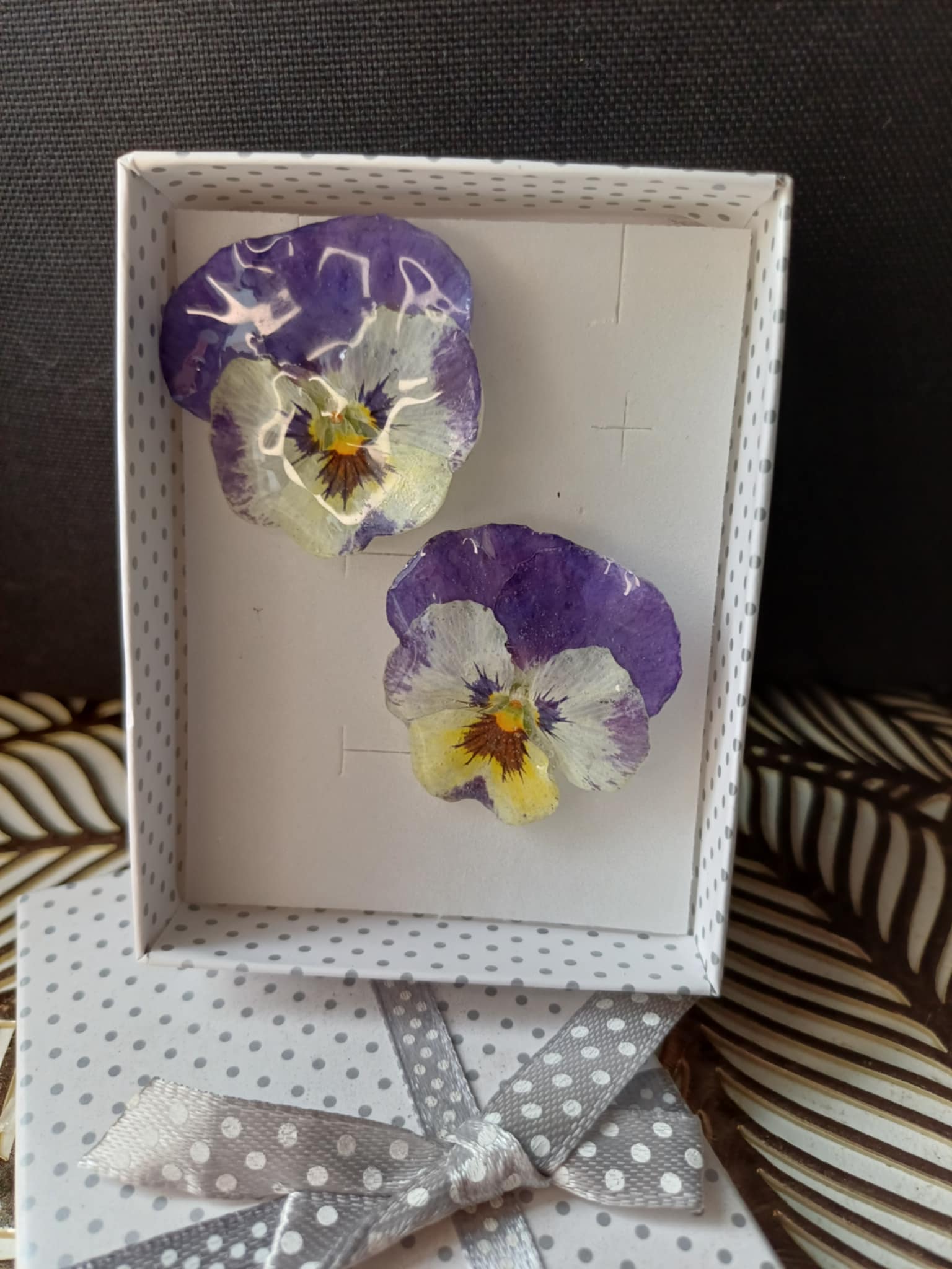 Puces d'oreilles Pensées