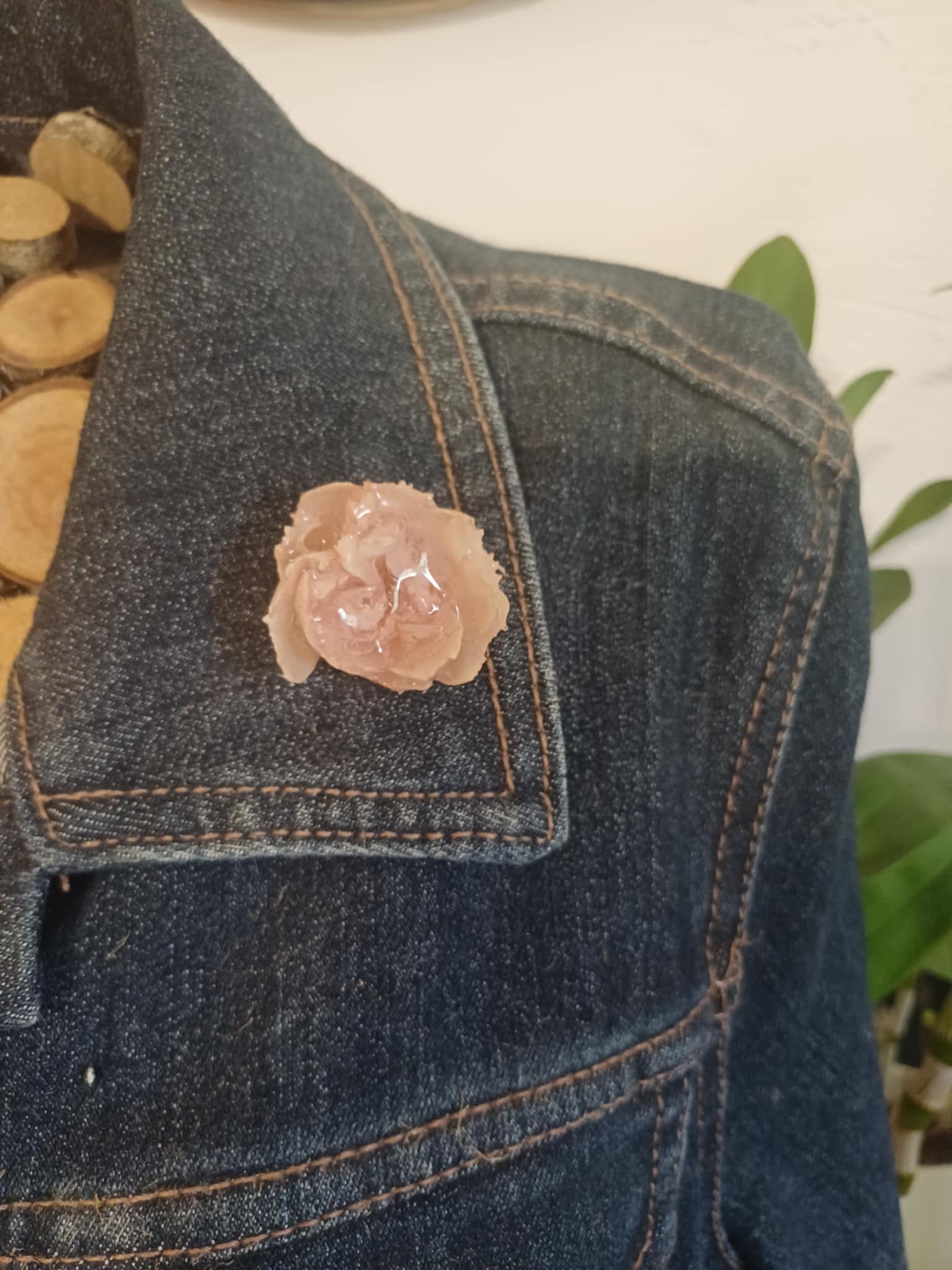 Broche pin's Rose