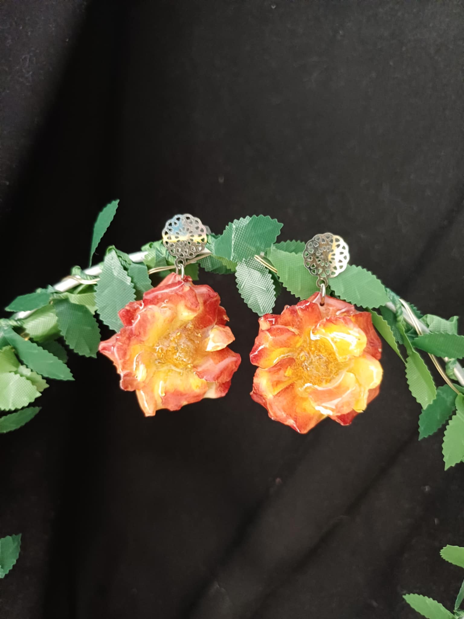 Boucles Rose rouge et coeur jaune