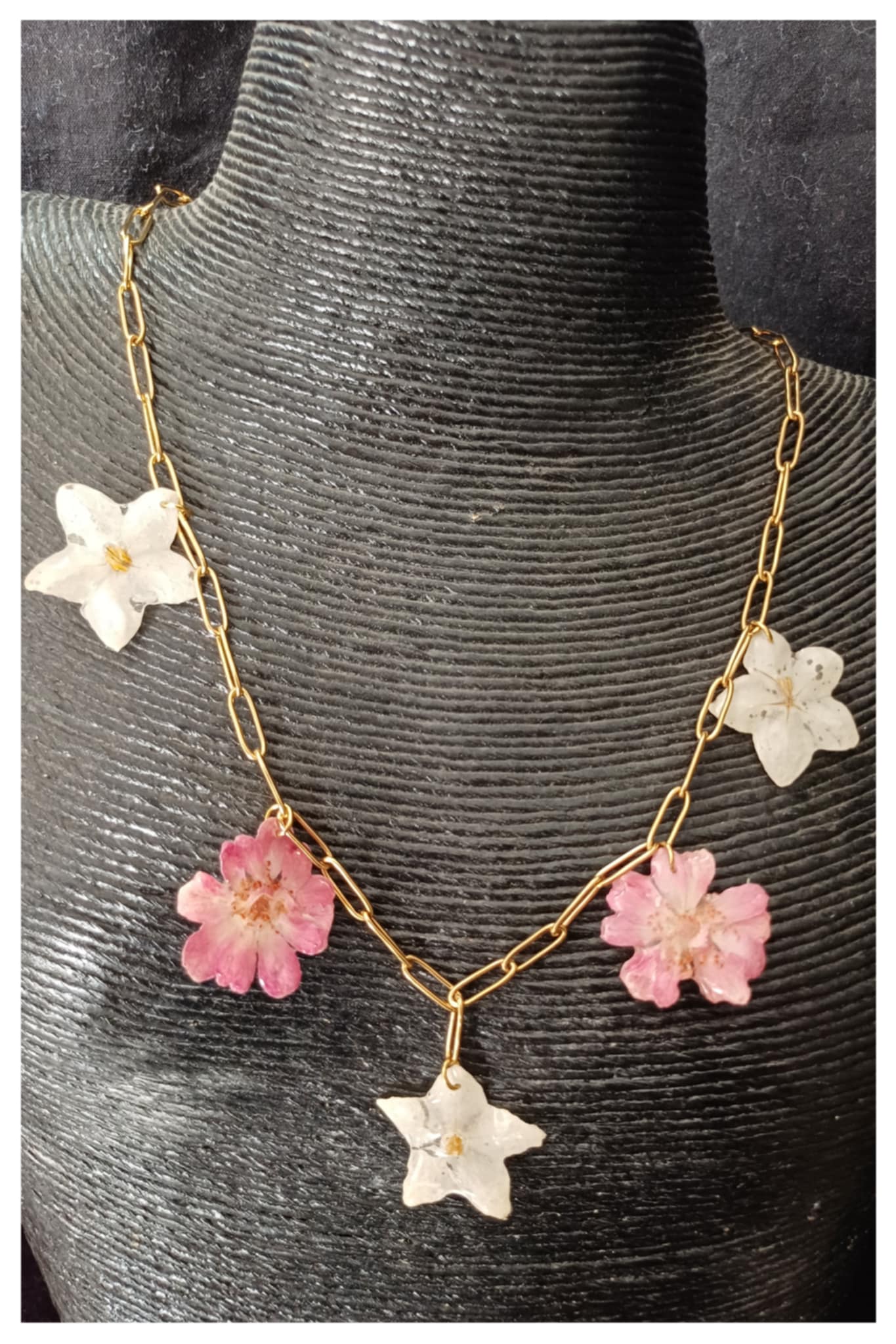 Collier multi fleurs