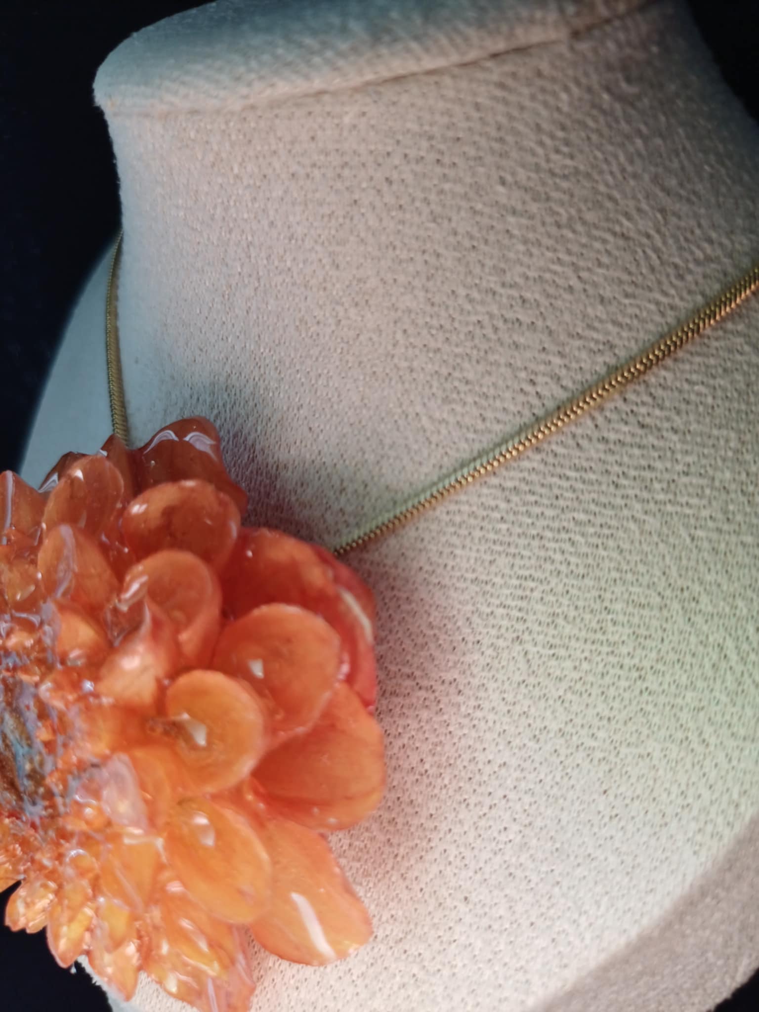 Collier fleur de Dalhia orange