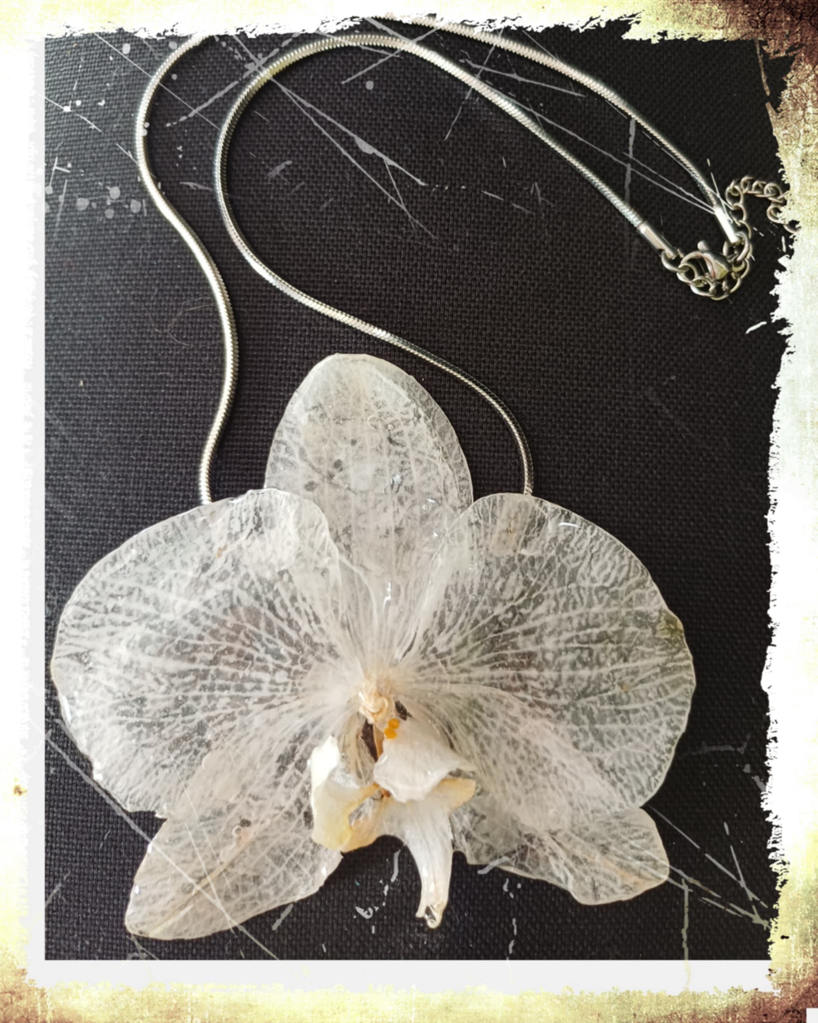 Collier fleur d'orchidée blanche