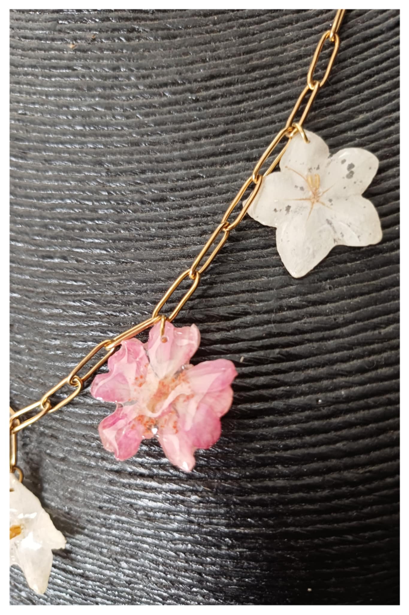 Collier multi fleurs