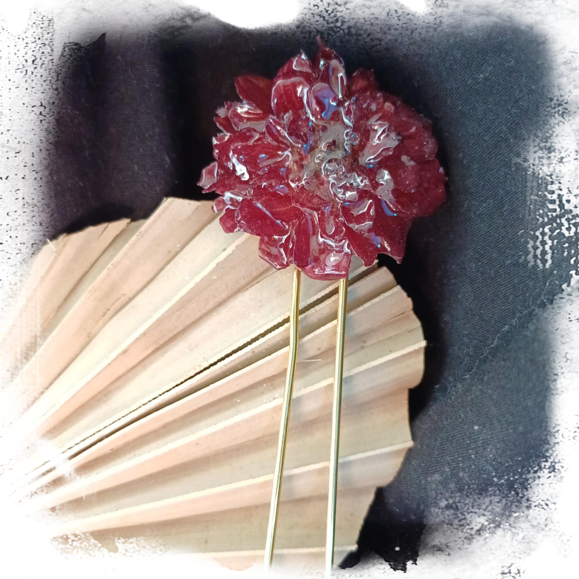Pique à chignon fleur de Dalhia rouge