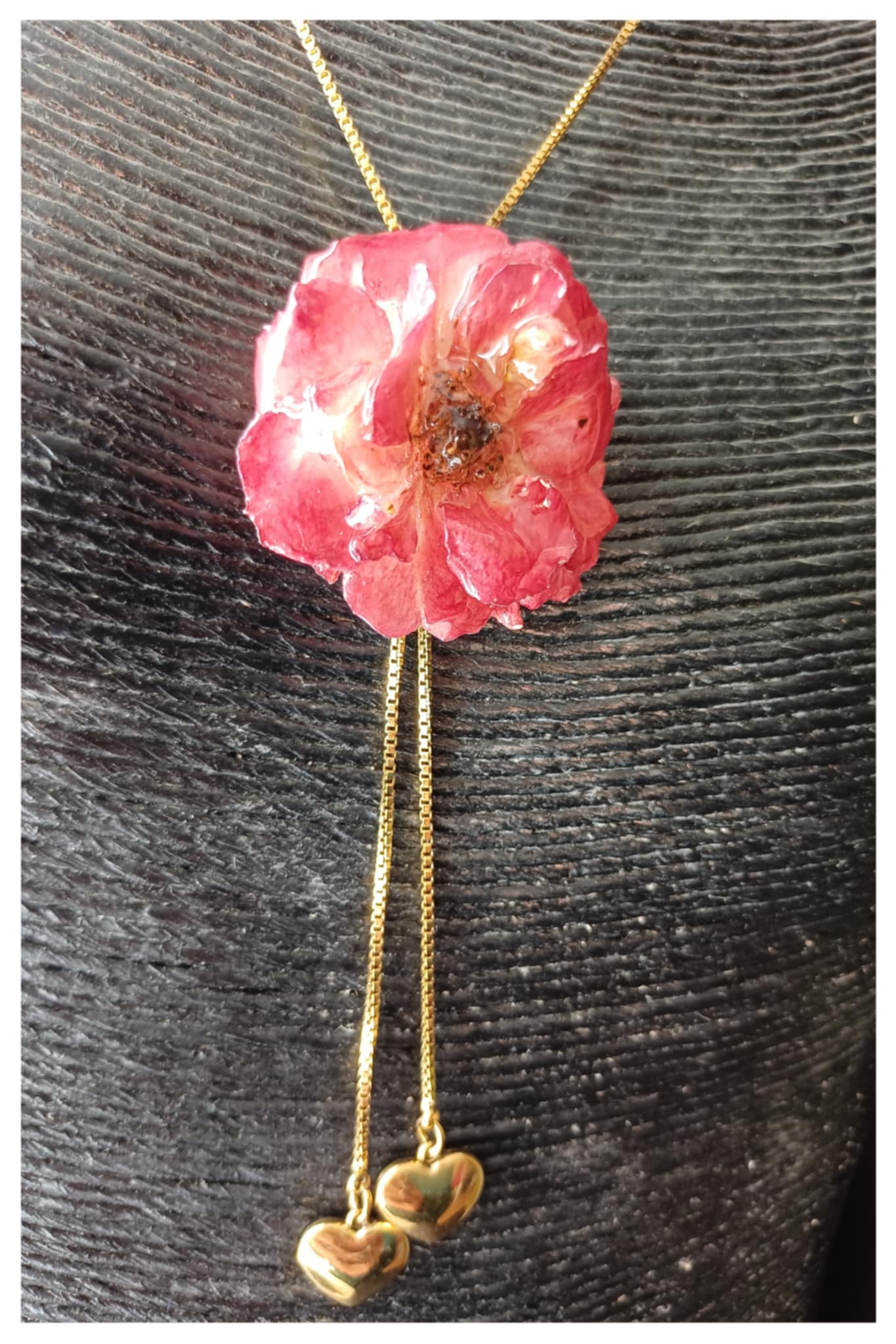 Collier coulissant rose rouge