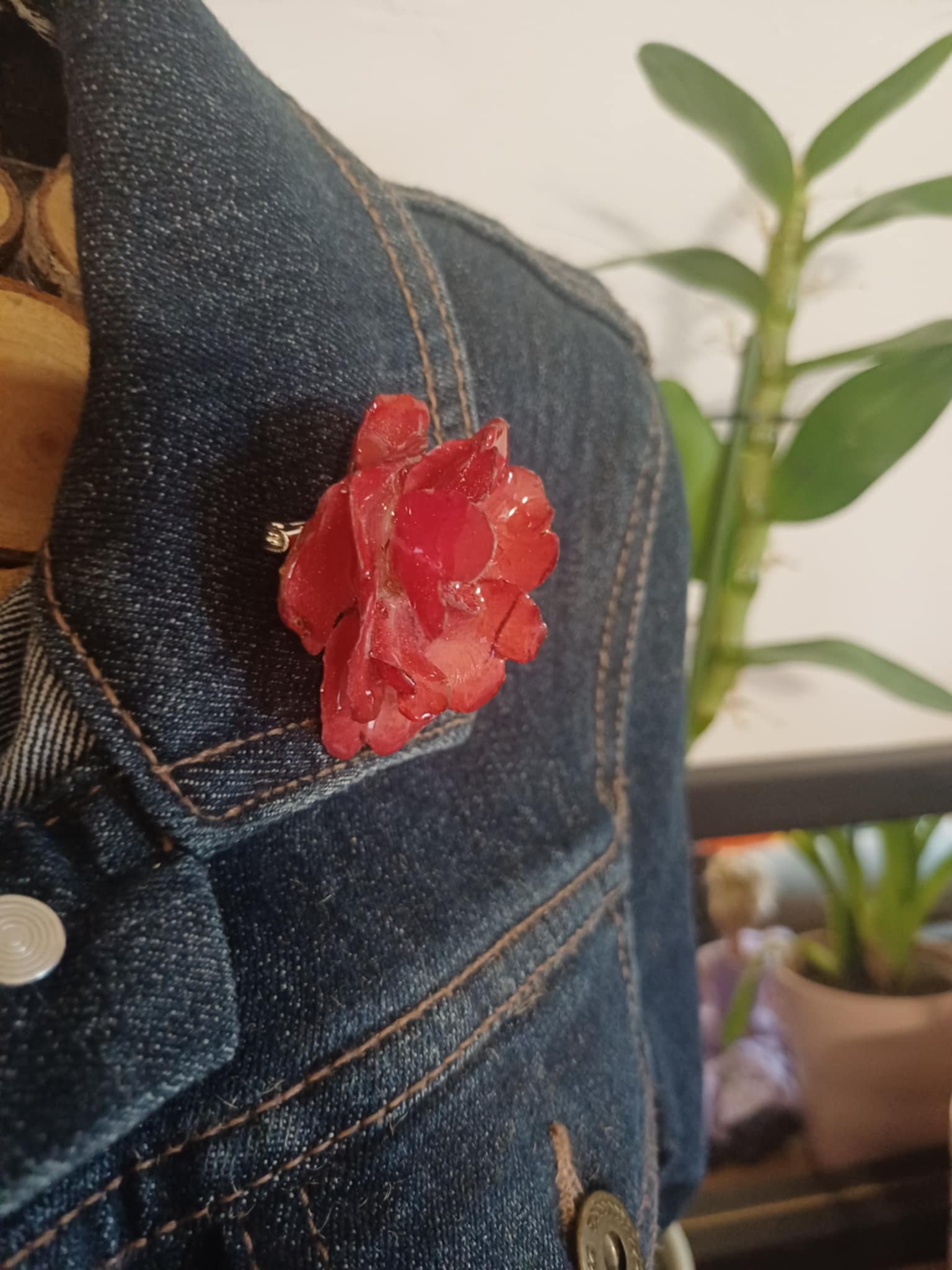 Broche rose Rouge