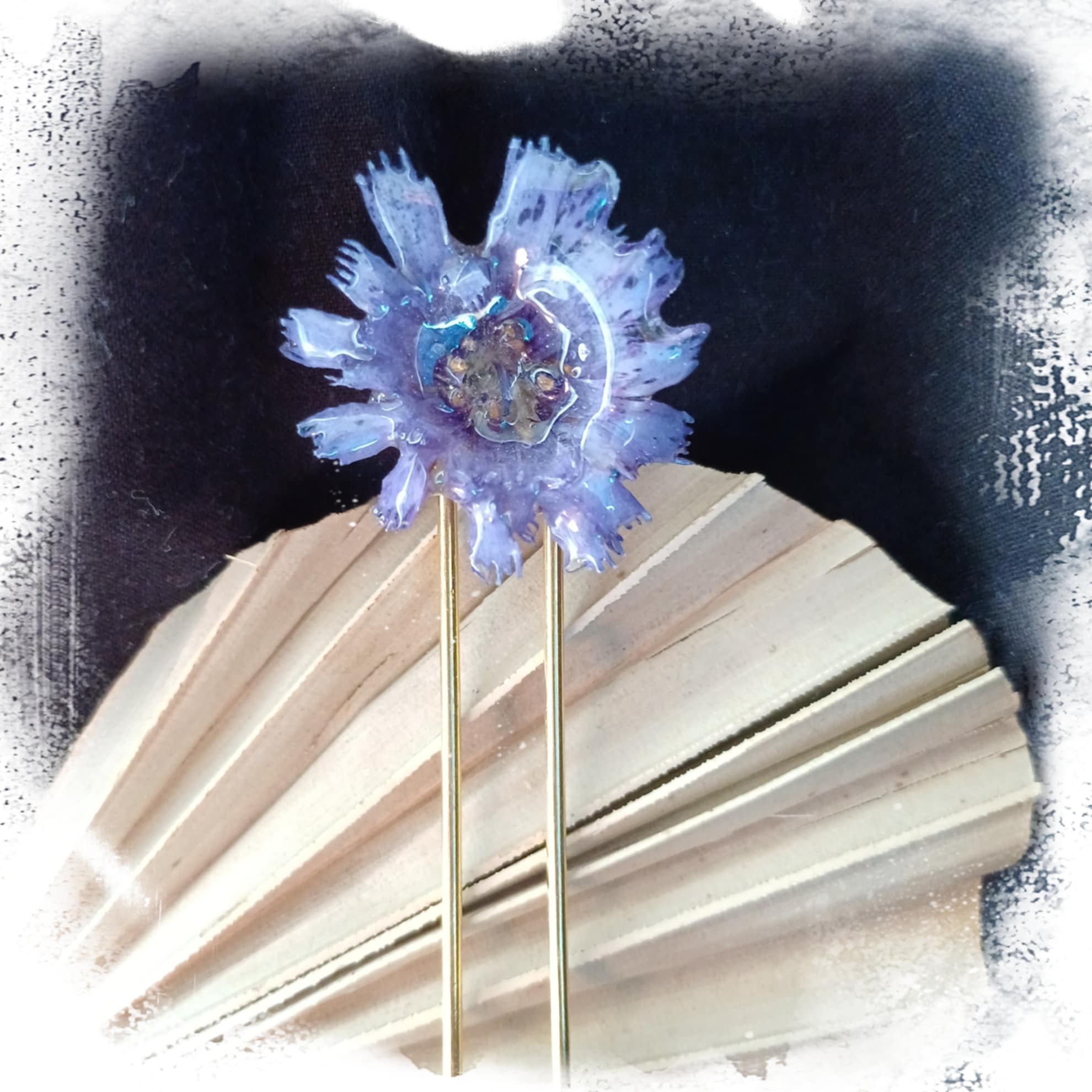 Pique à chignon fleur de Cupidone bleue