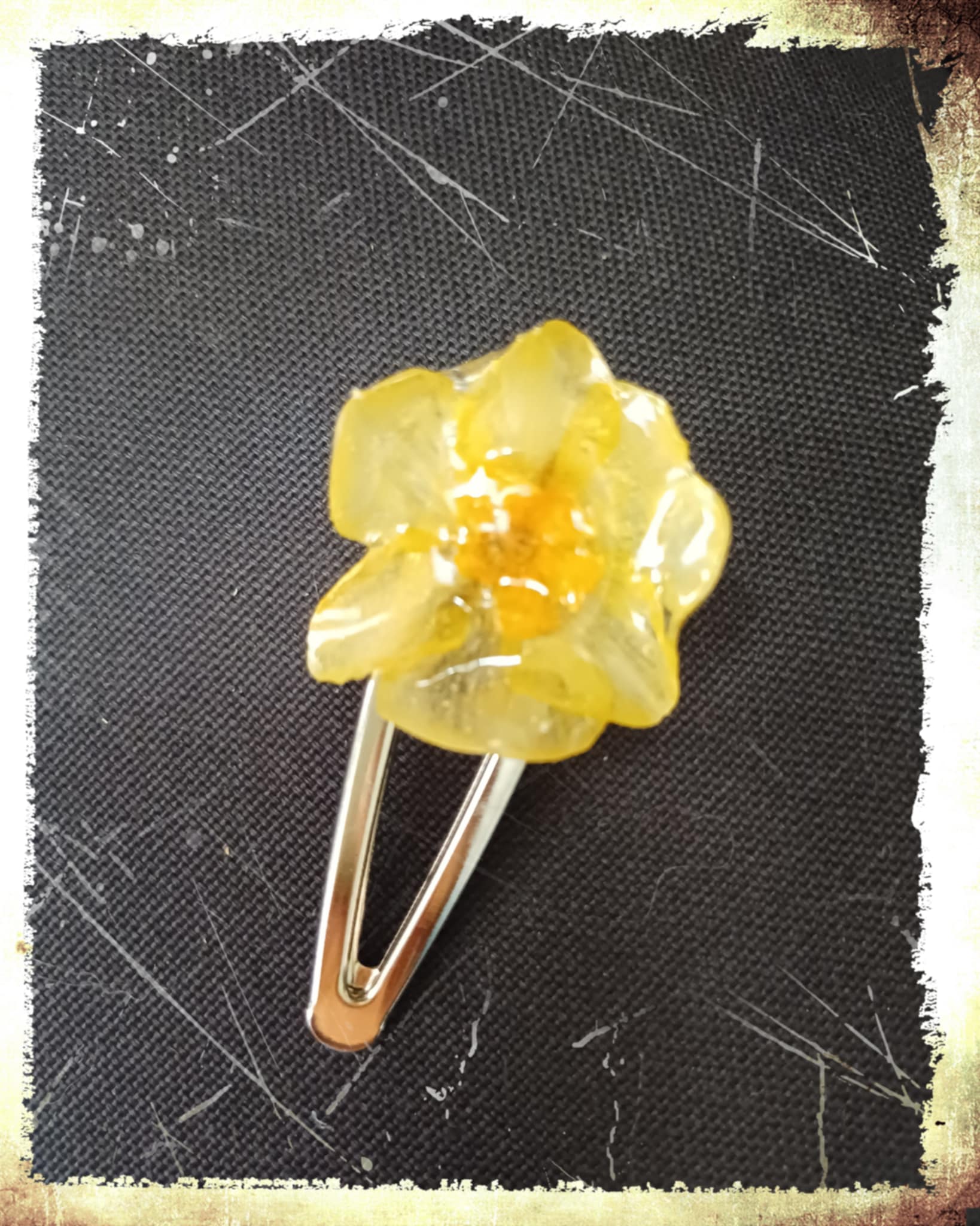 pince crocodile fleur de Narcisse