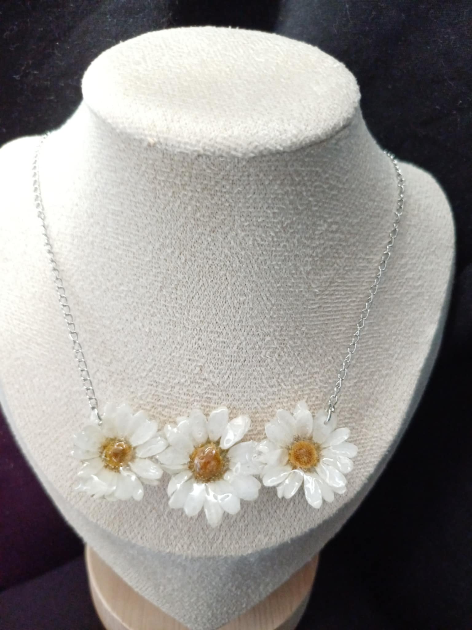 Collier fleurs de Santini blanches
