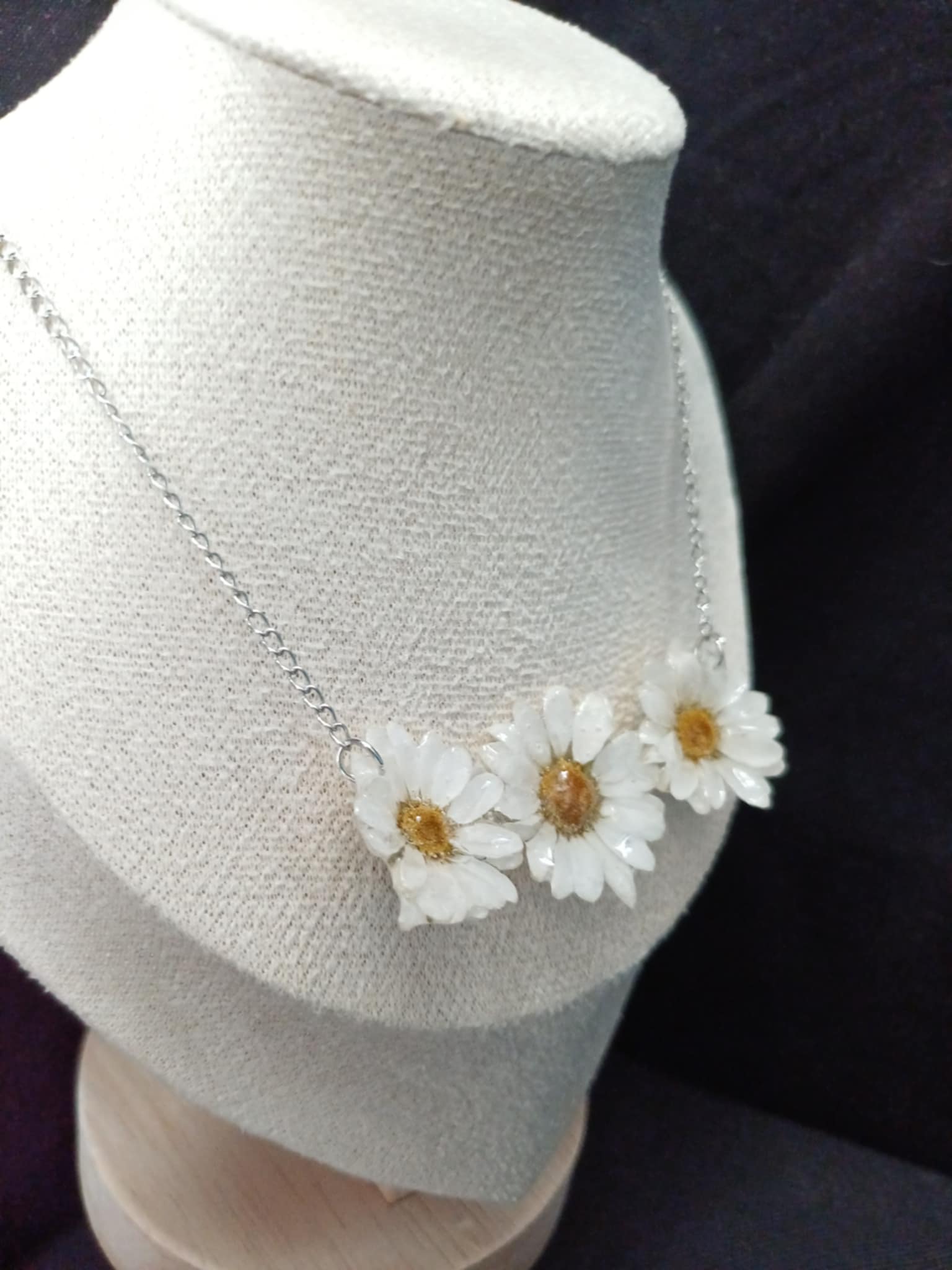 Collier fleurs de Santini blanches