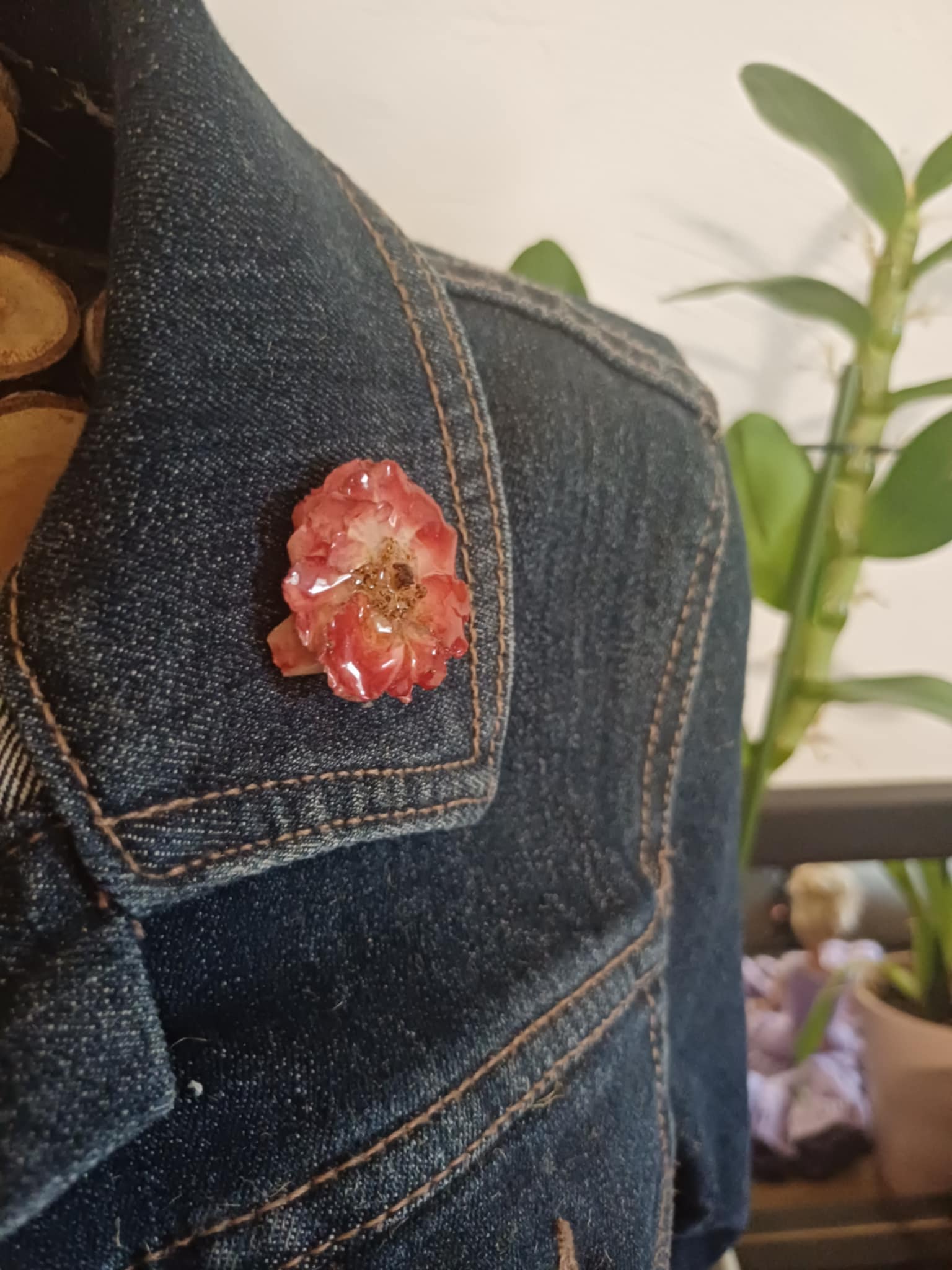 Broche pin's Rose rouge et blanche