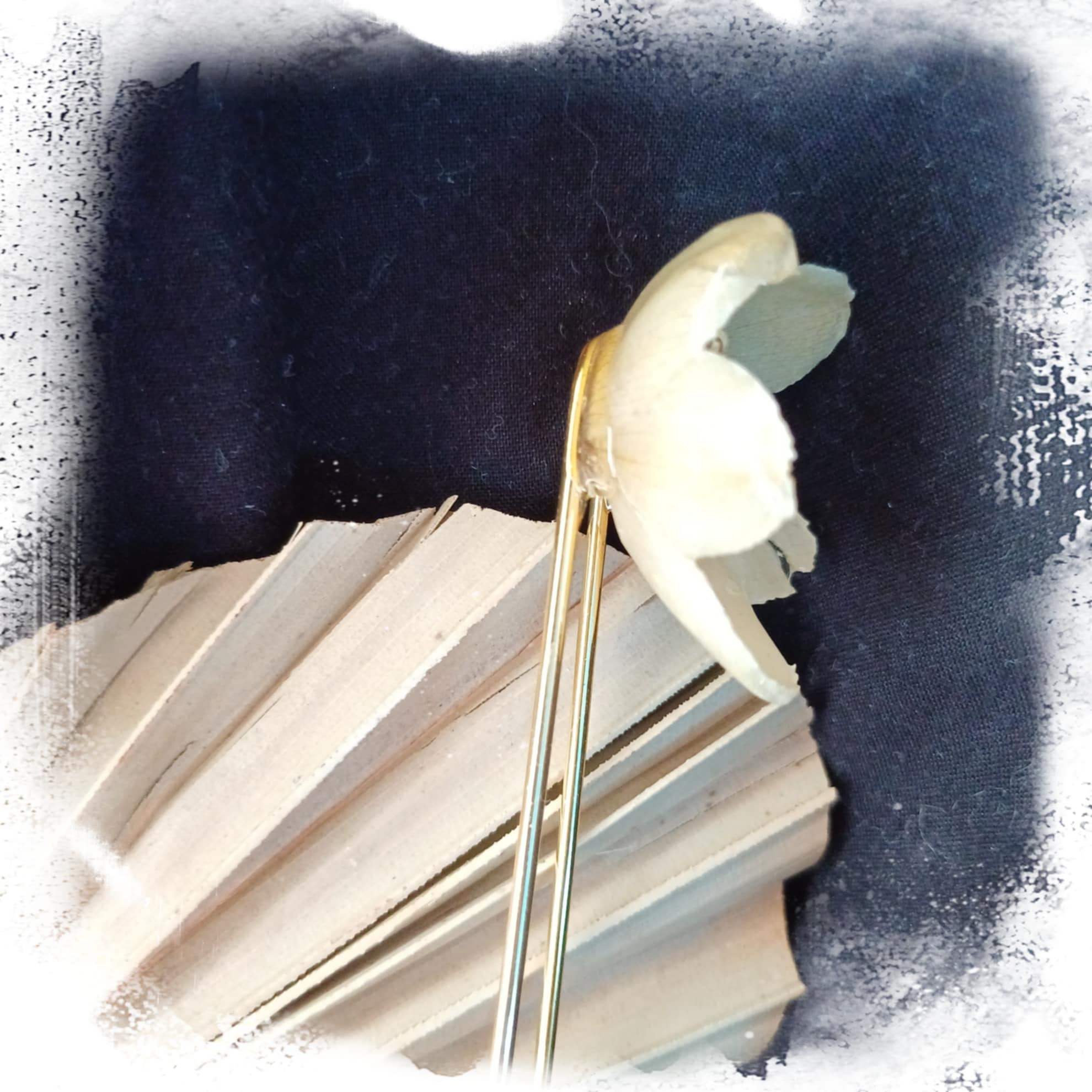 Pique à chignon fleur d' Hellebore