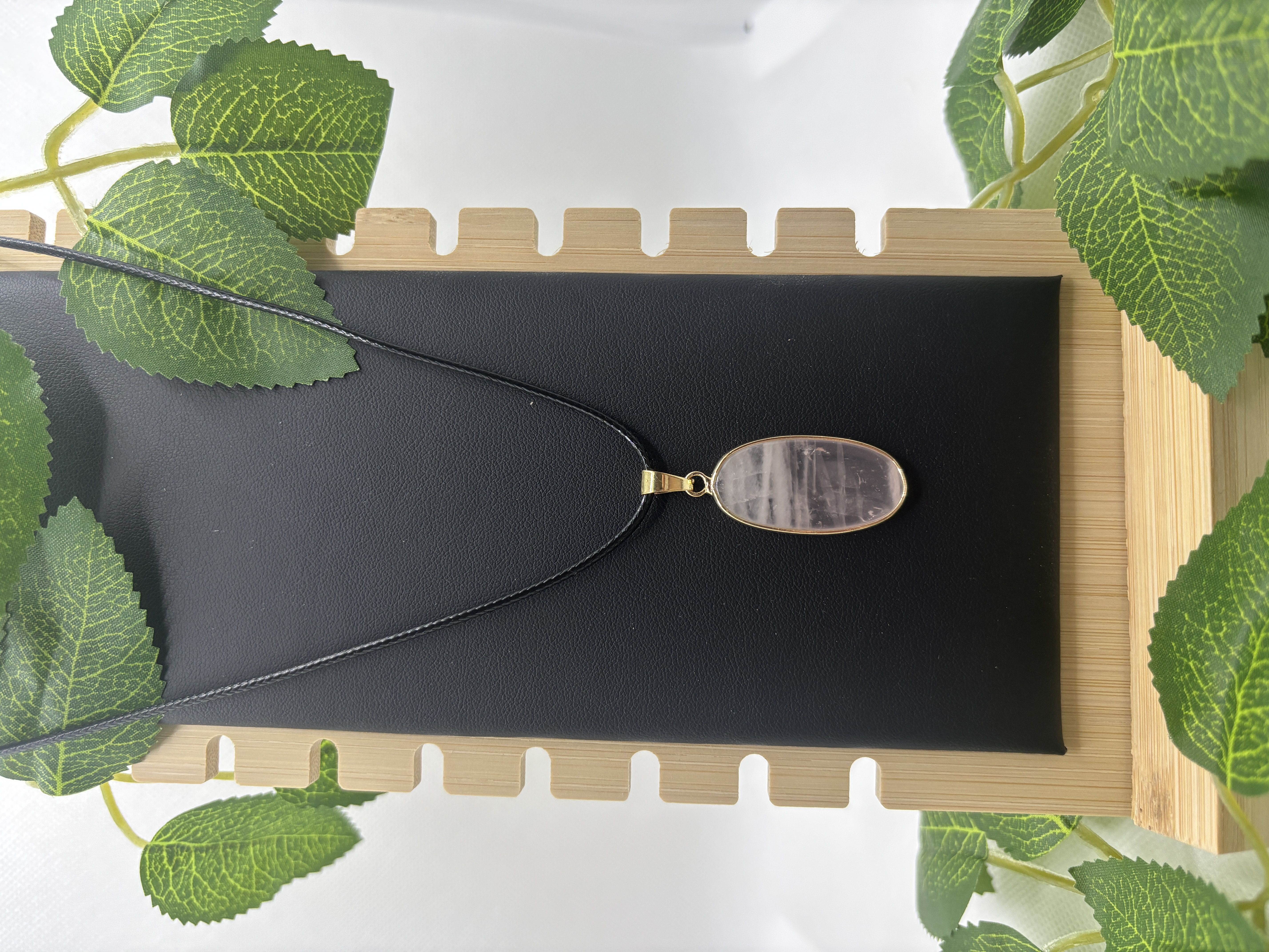 Collier long imitation quartz rose
