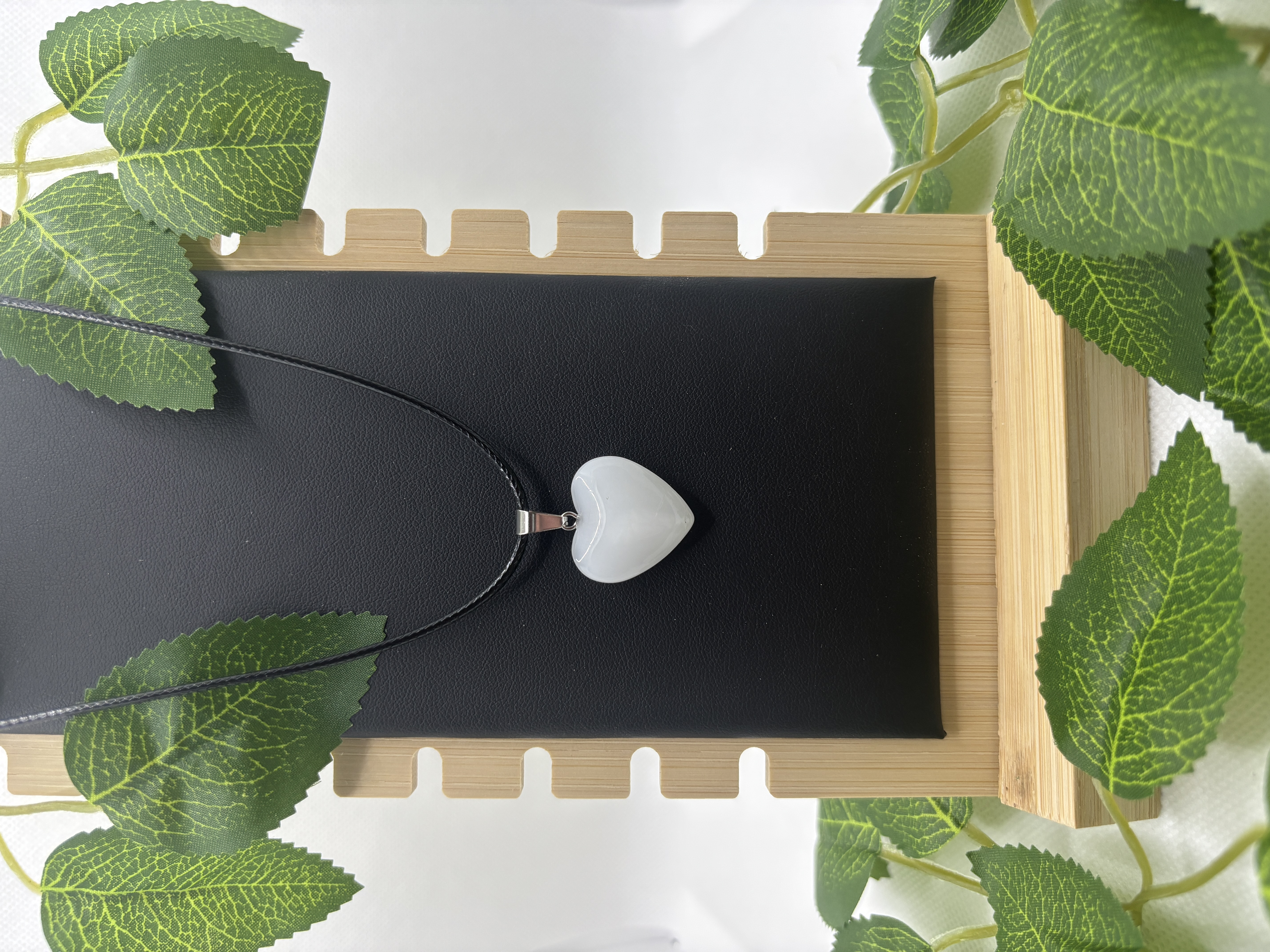 Collier coeur blanc
