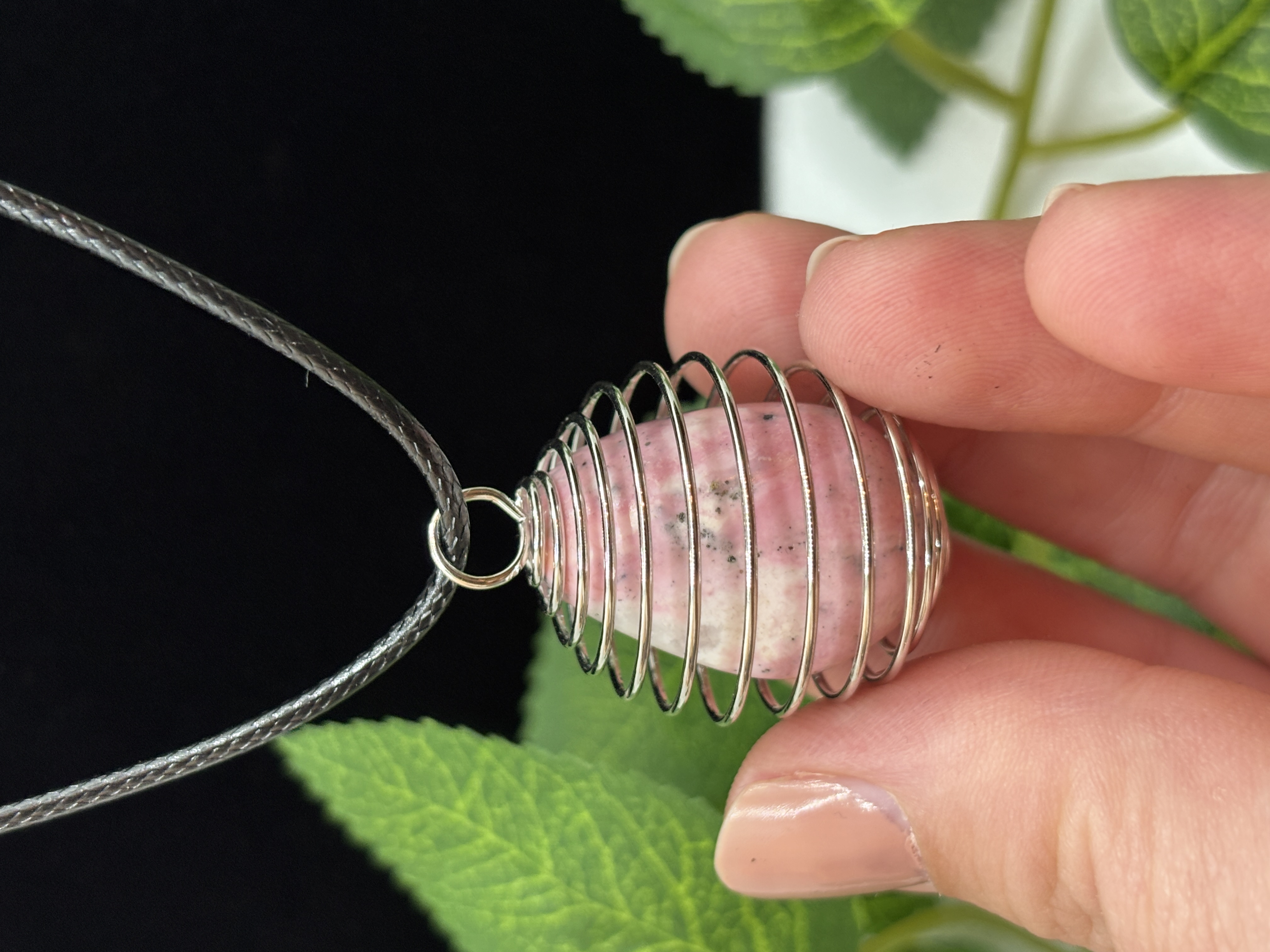 Collier sphère en Rhodonite