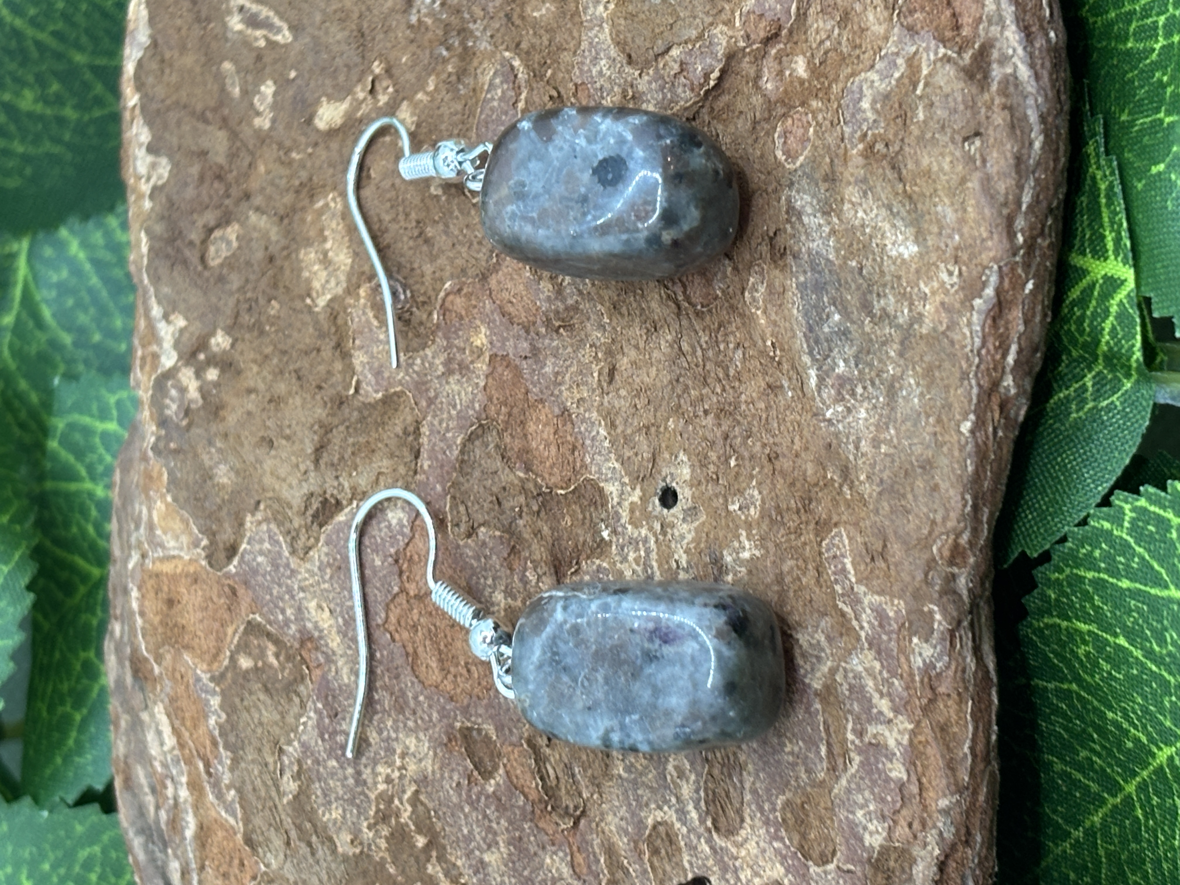 Boucle d'oreilles en agate grise