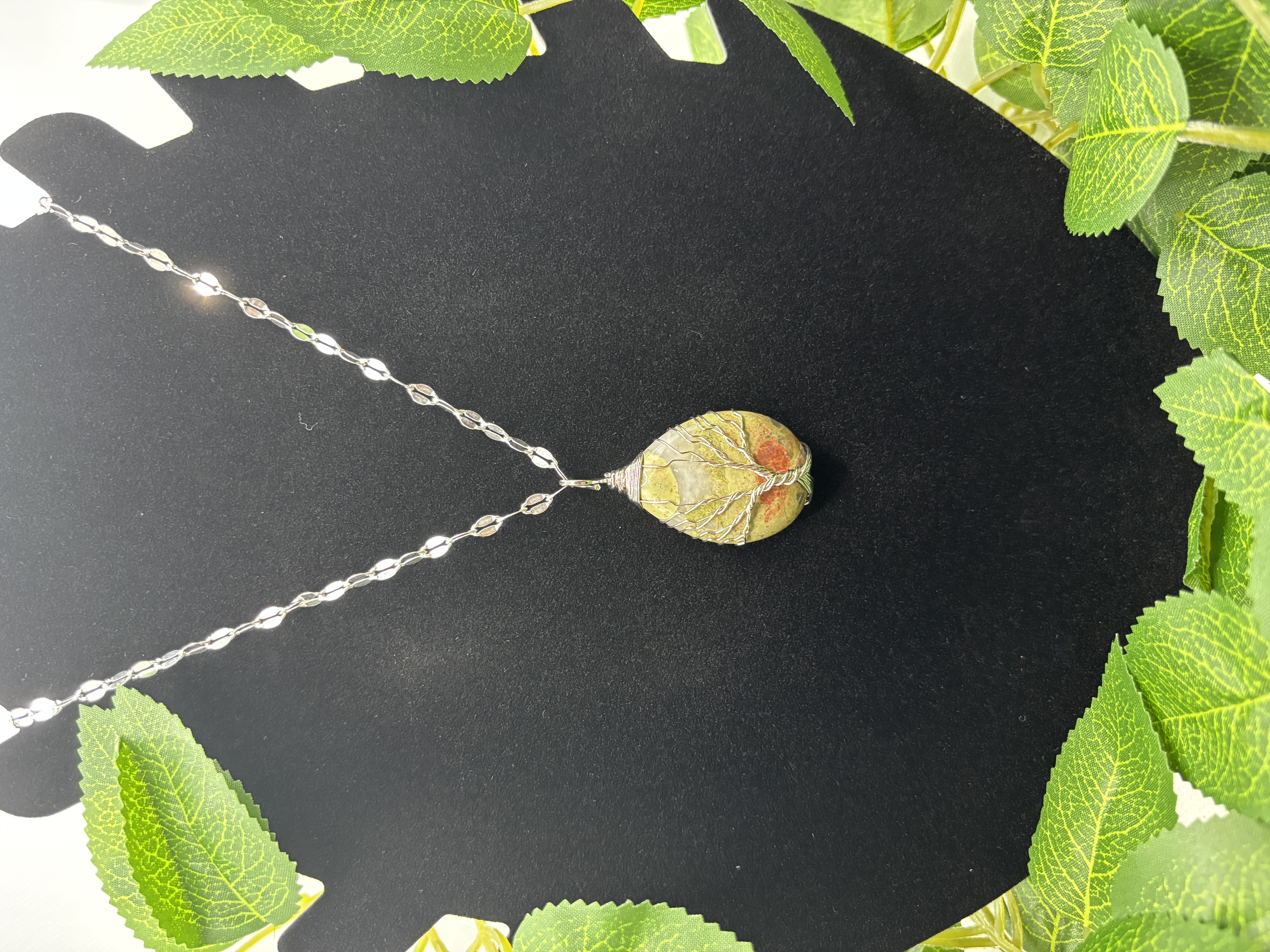 Collier en Unakite