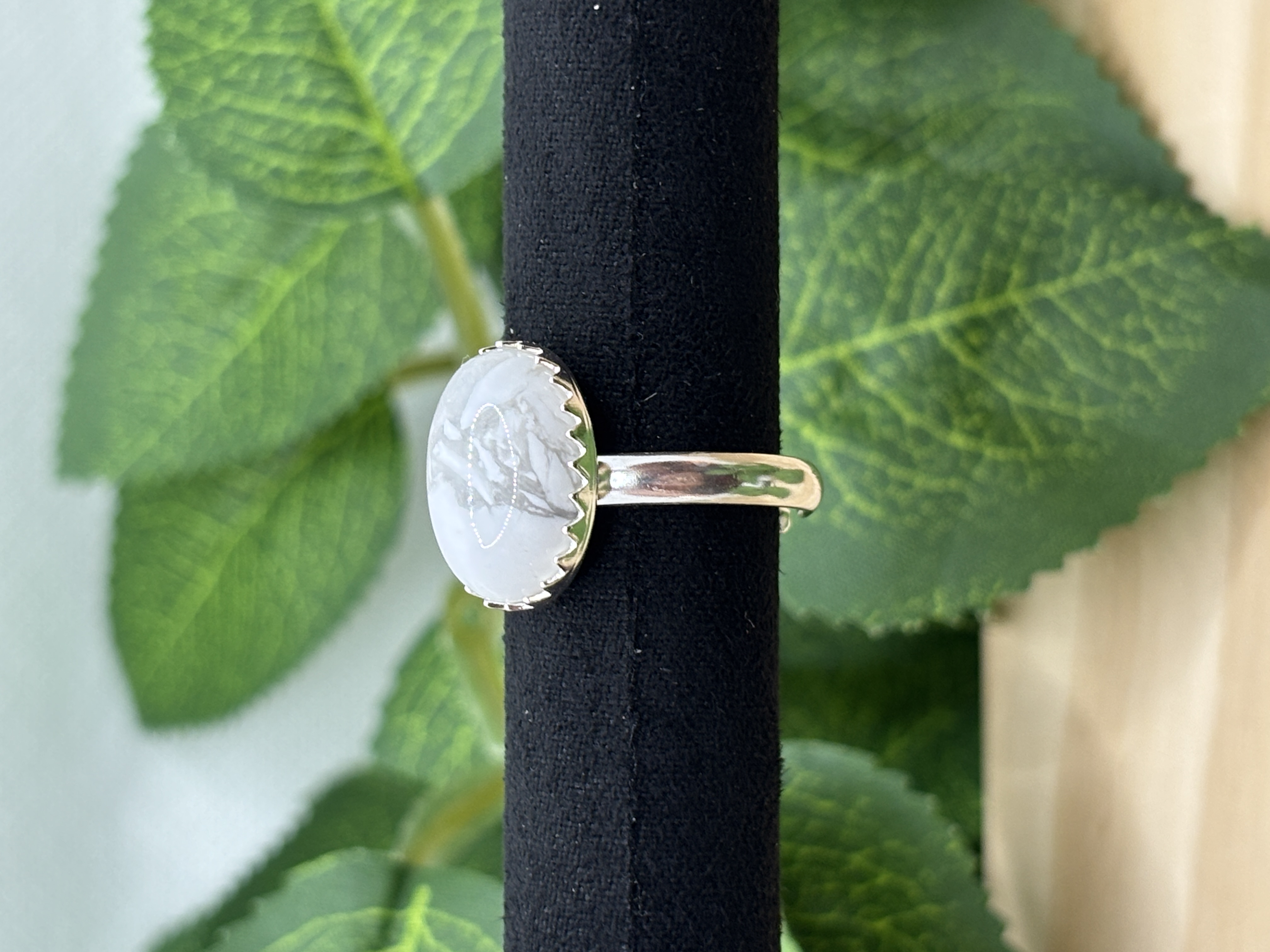 Bague piques en Howlite