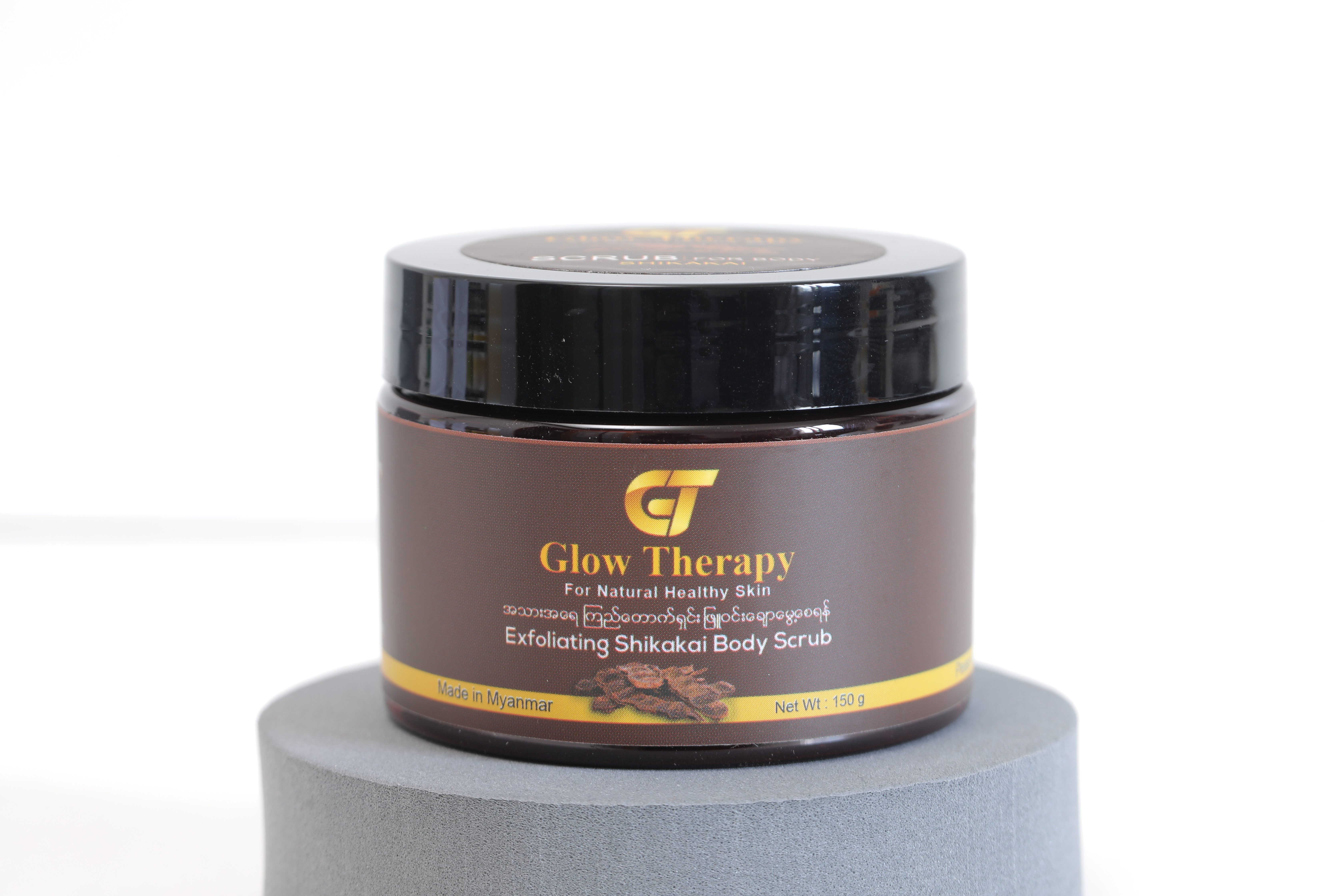 Glow Therapy Exfoliating Shikakai Body Scrub