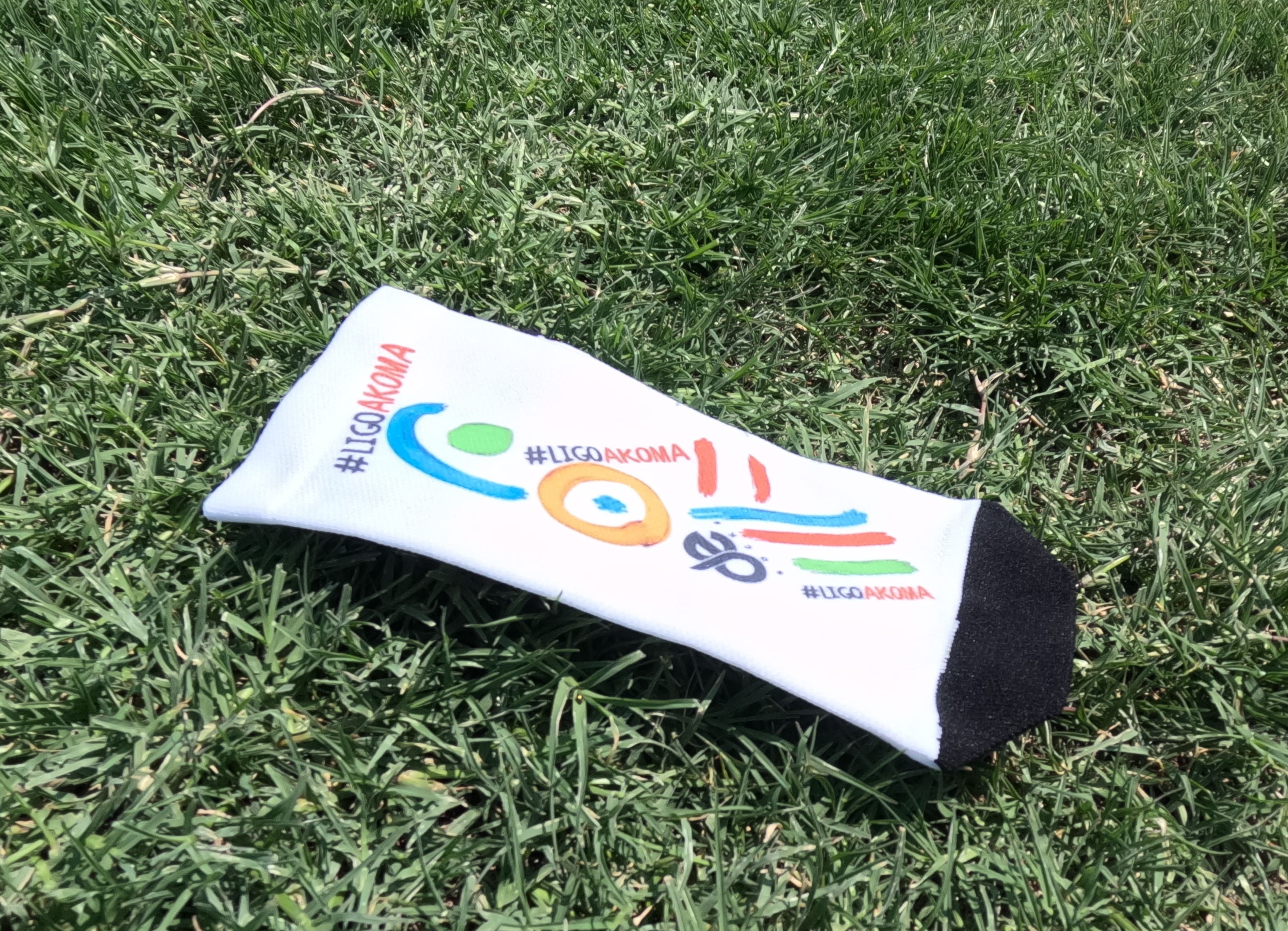 Λευκές Αθλητικές Κάλτσες για Τρέξιμο #LigoAkoma  - desocks.gr