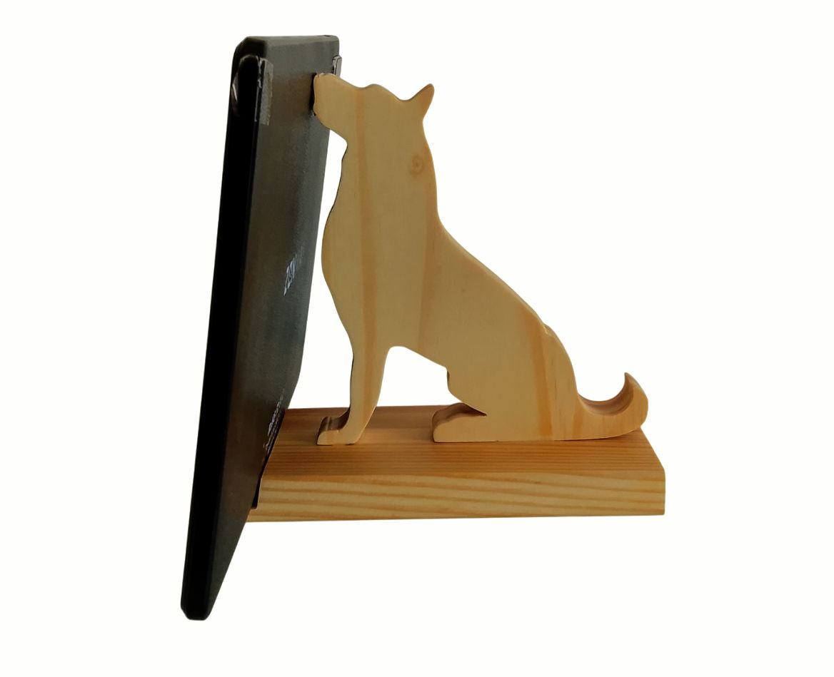 Support de téléphone ou tablette chien de bois