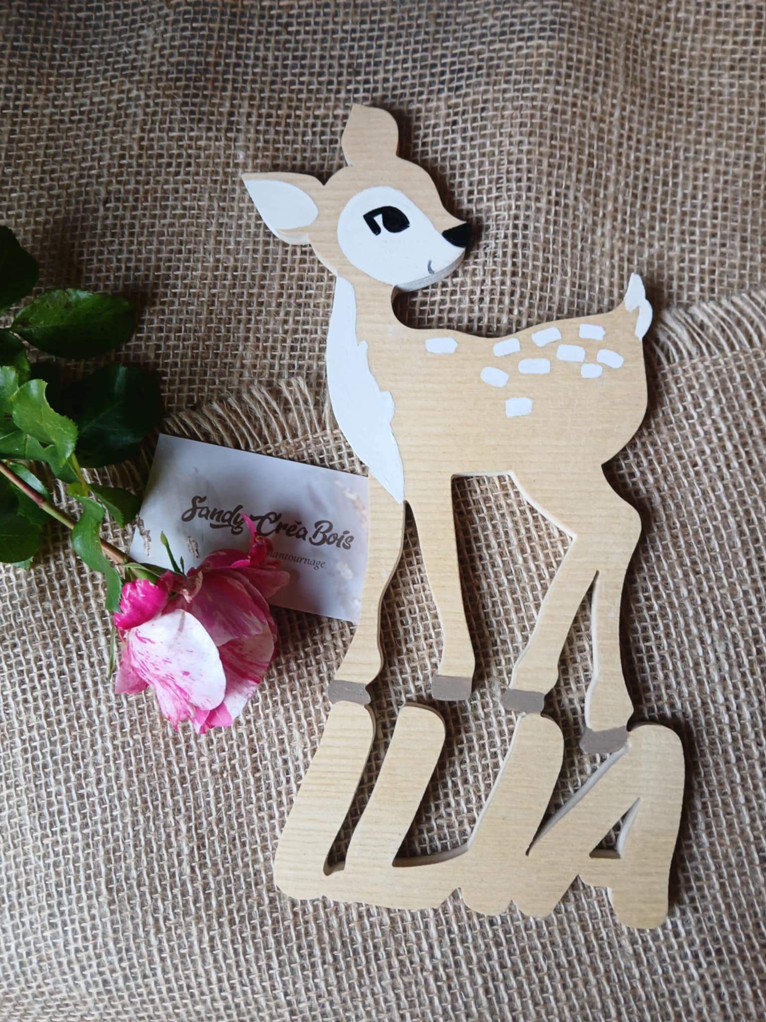 Plaque prénom en bois Nina thème faon