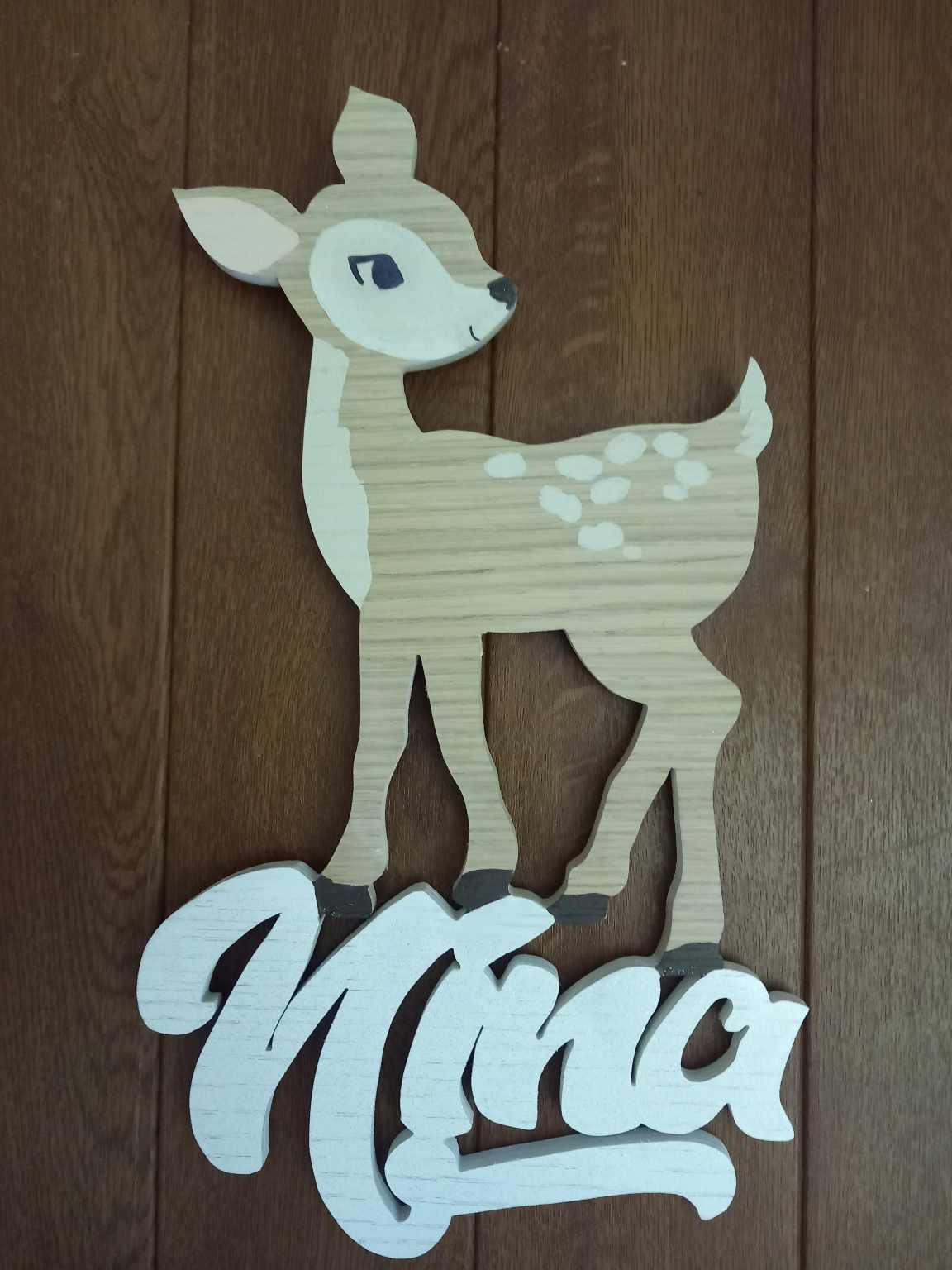 Plaque prénom en bois Nina thème faon