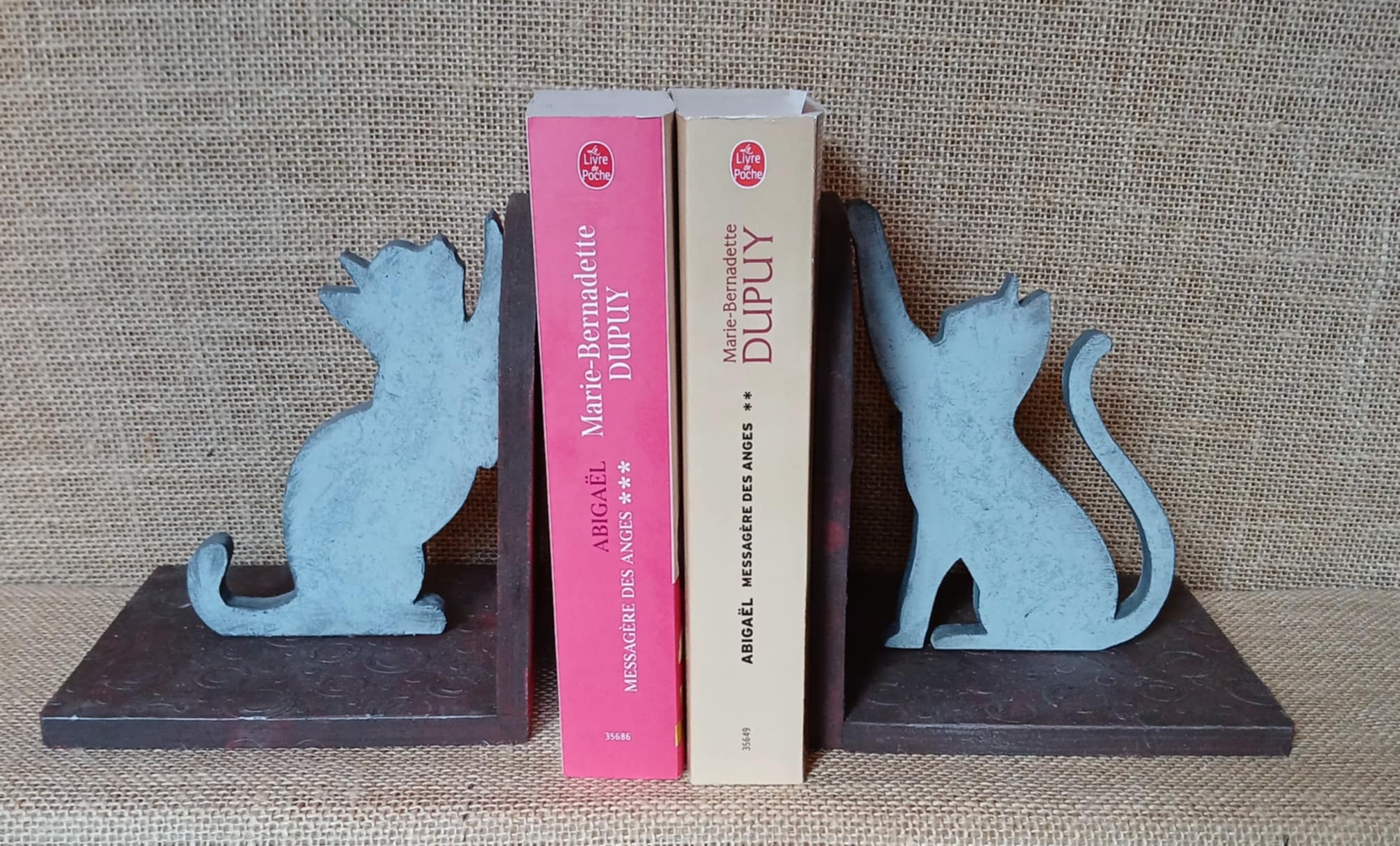 Serre-livres en forme de chat