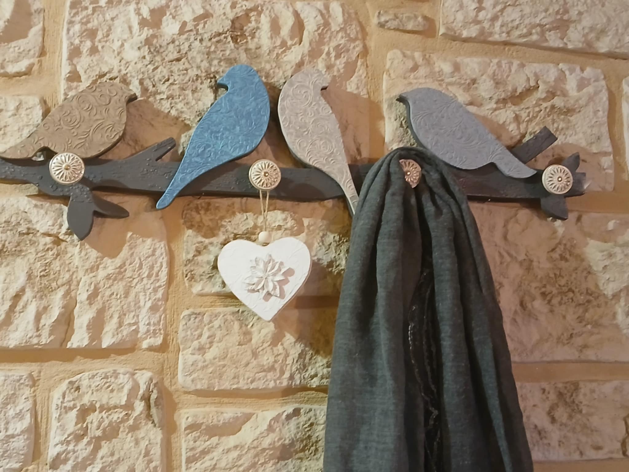 Patère murale artisanale en bois thème oiseaux