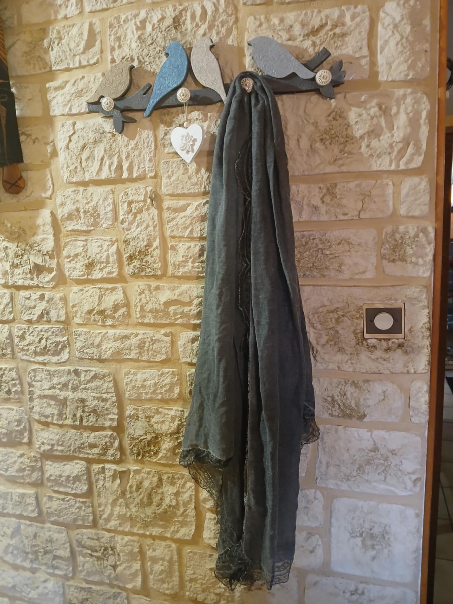 Patère murale artisanale en bois thème oiseaux