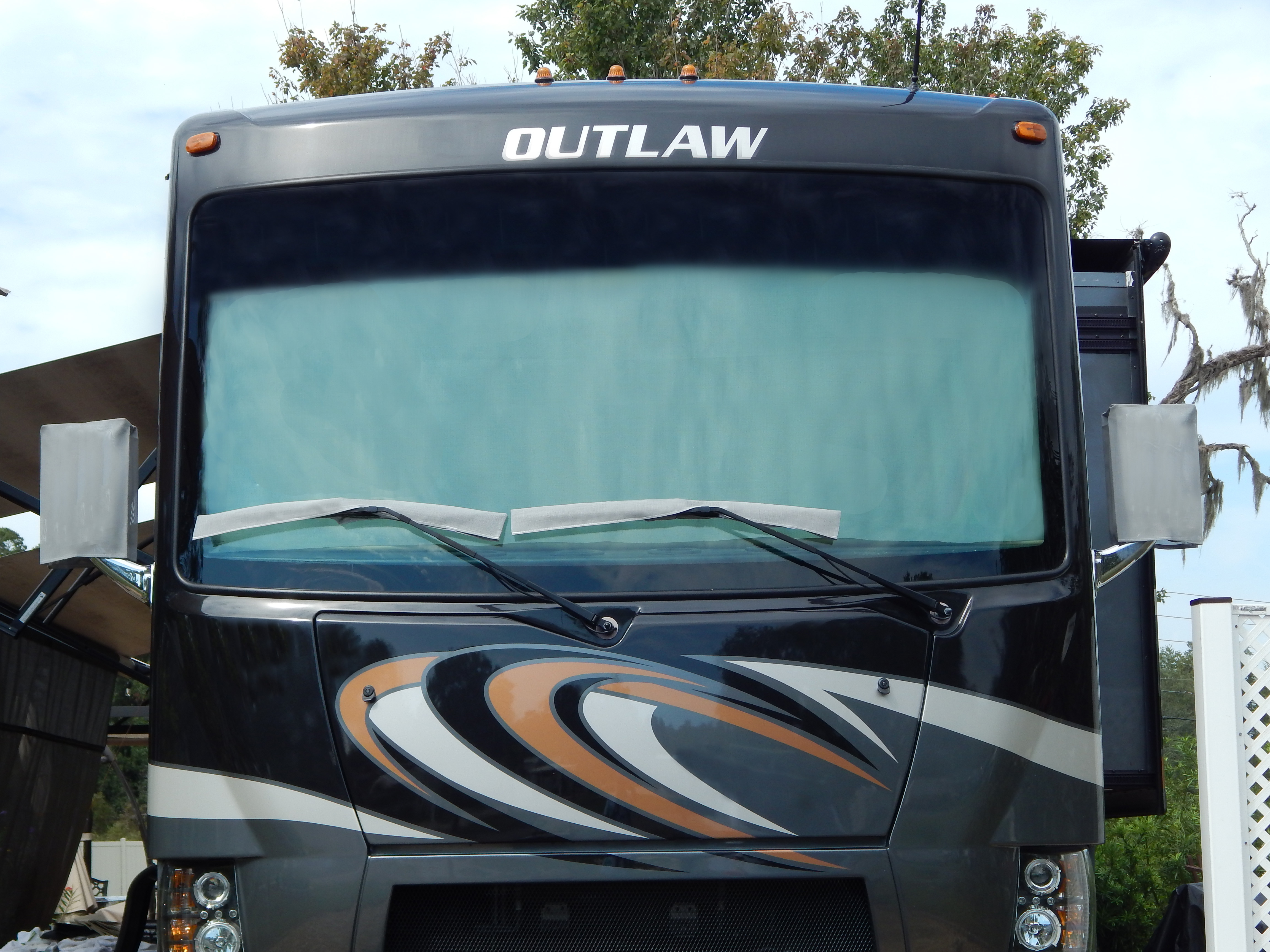 1 Piece RV Quick Shades (10 Suction Cups Included)