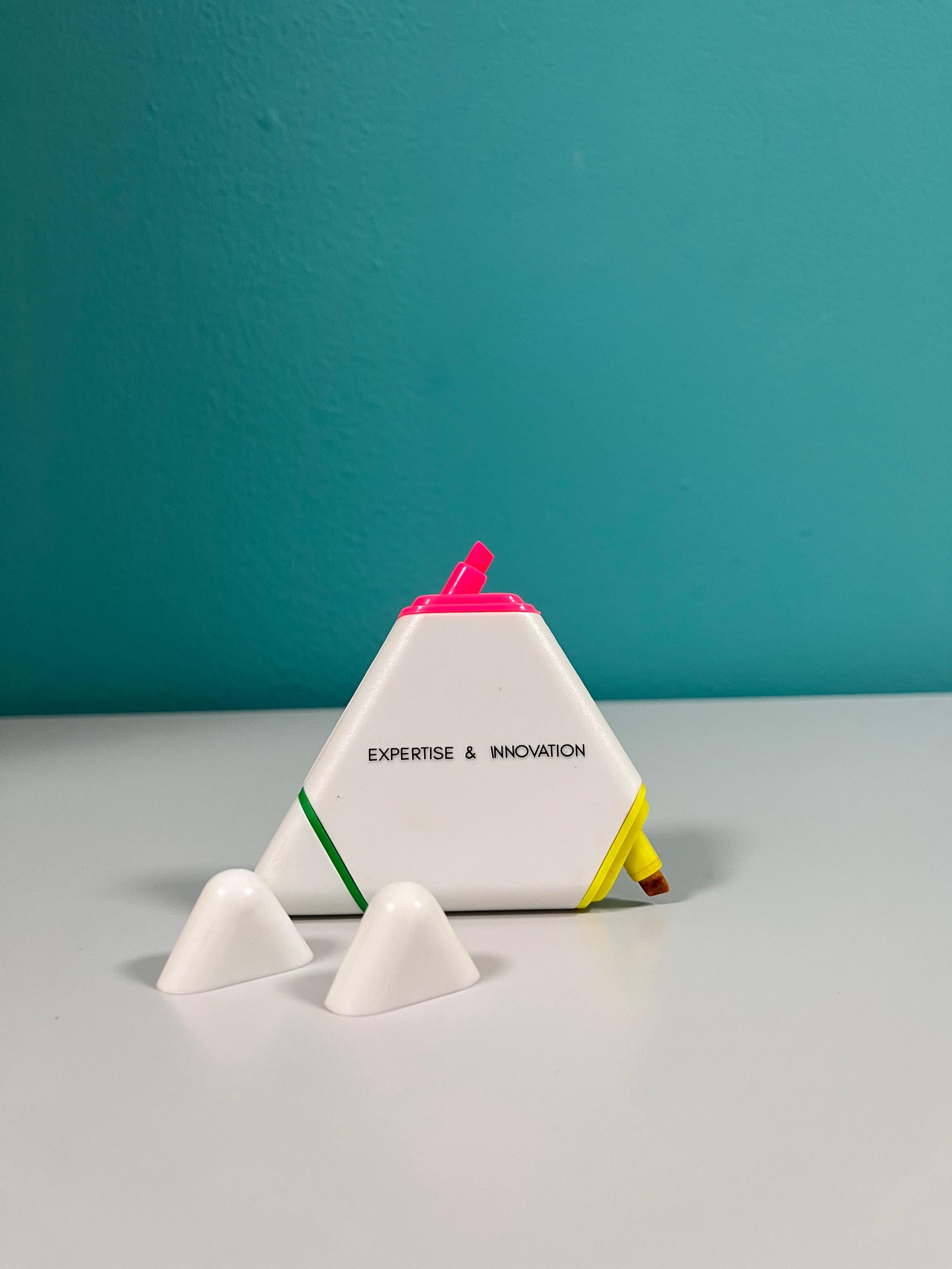 Resaltador Triangular de Escritorio