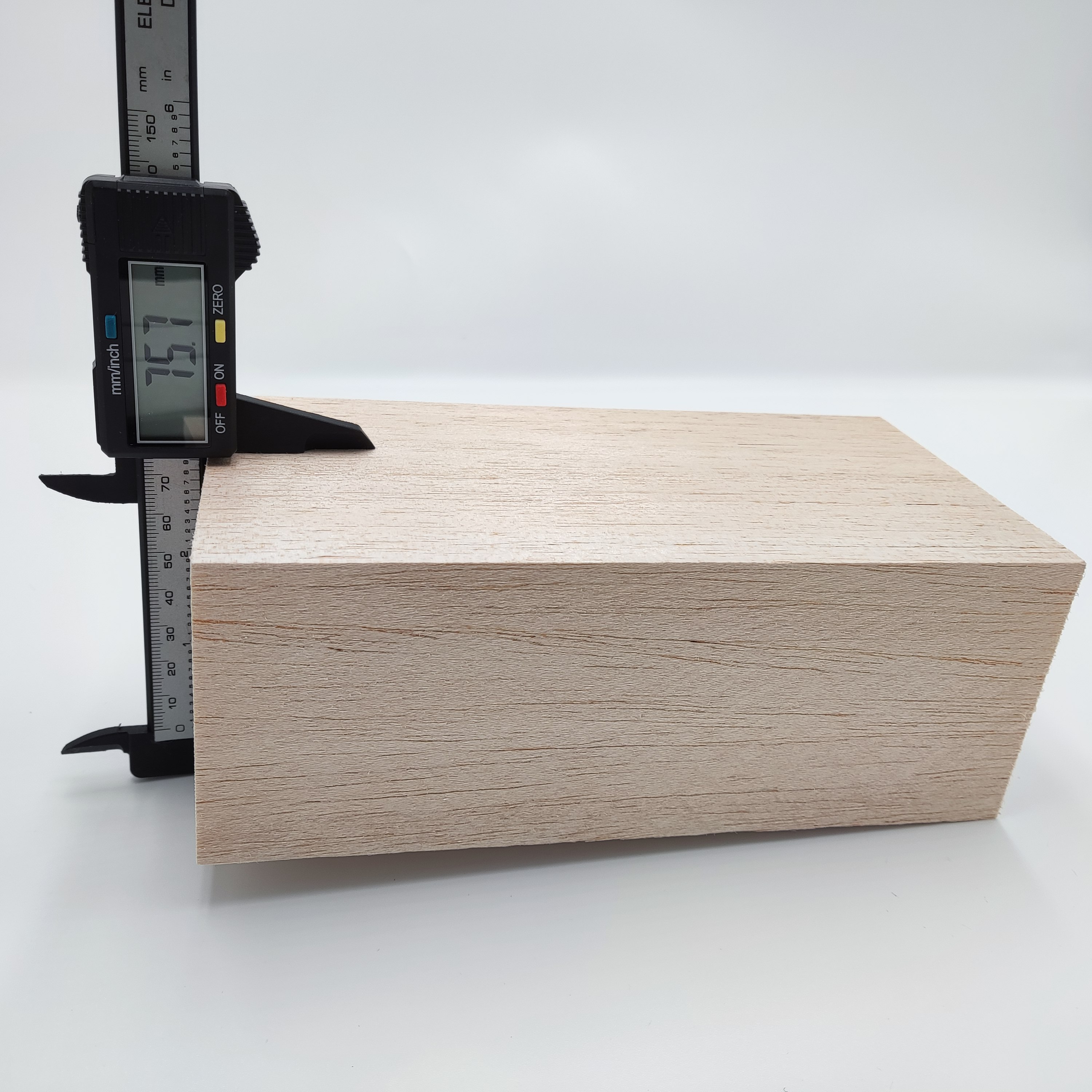 バルサ角材 100/150/200/300/400mm長 60/80/100mm幅 20mm ～ 80mm厚