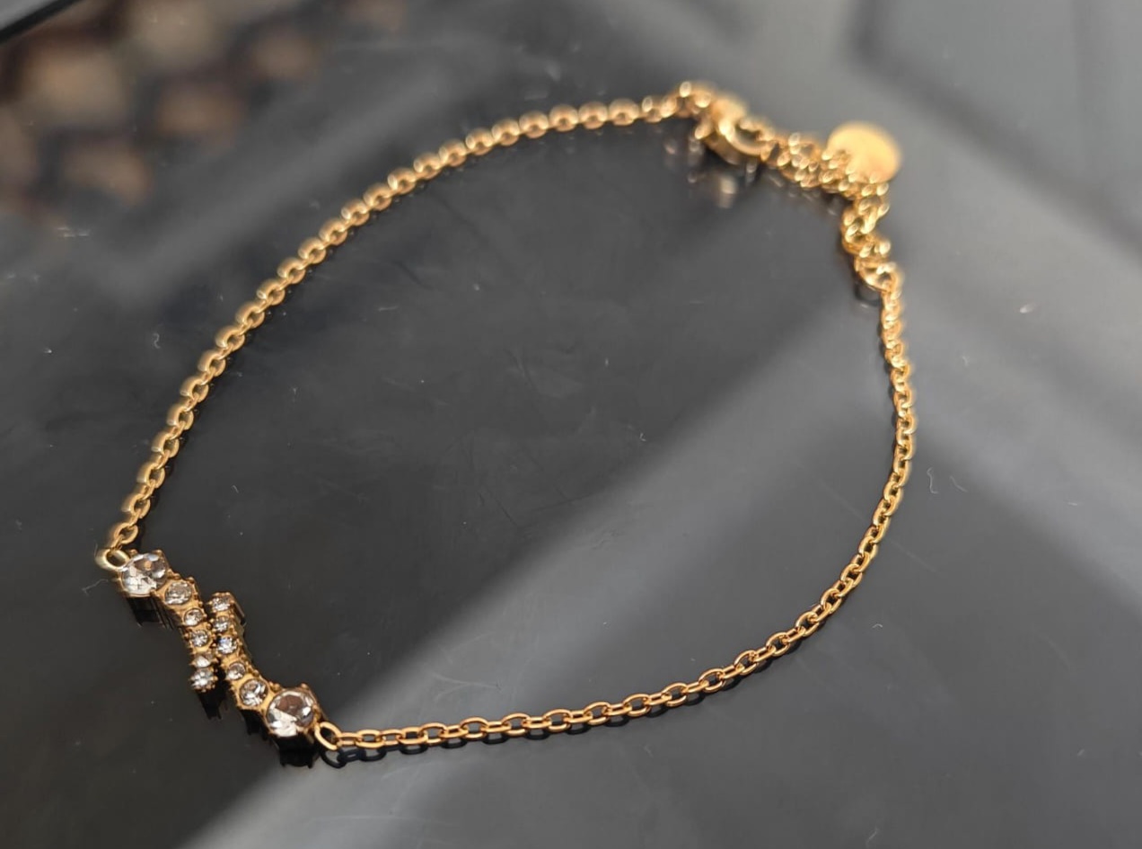 Elegant Gold Bracelet